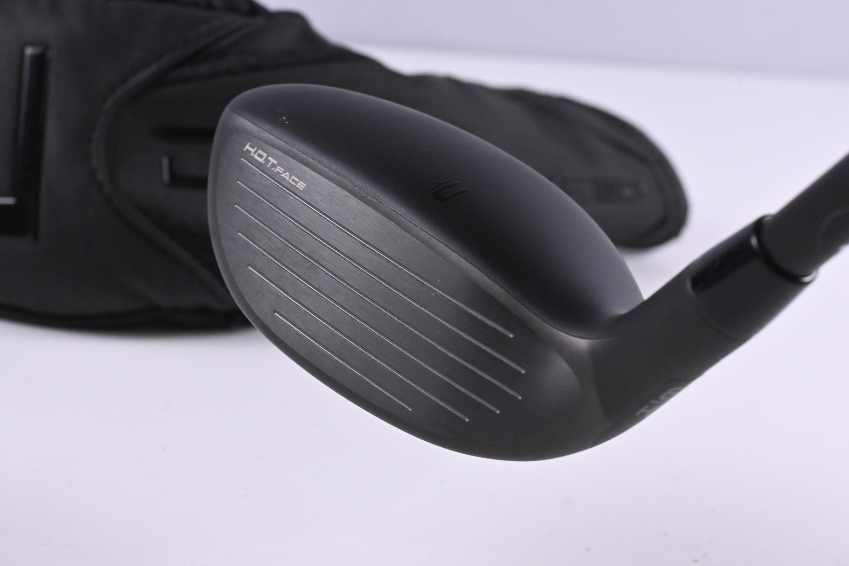 Cobra Darkspeed #3 Hybrid / 19 Degree / Stiff Flex KBS PGI 85 Shaft