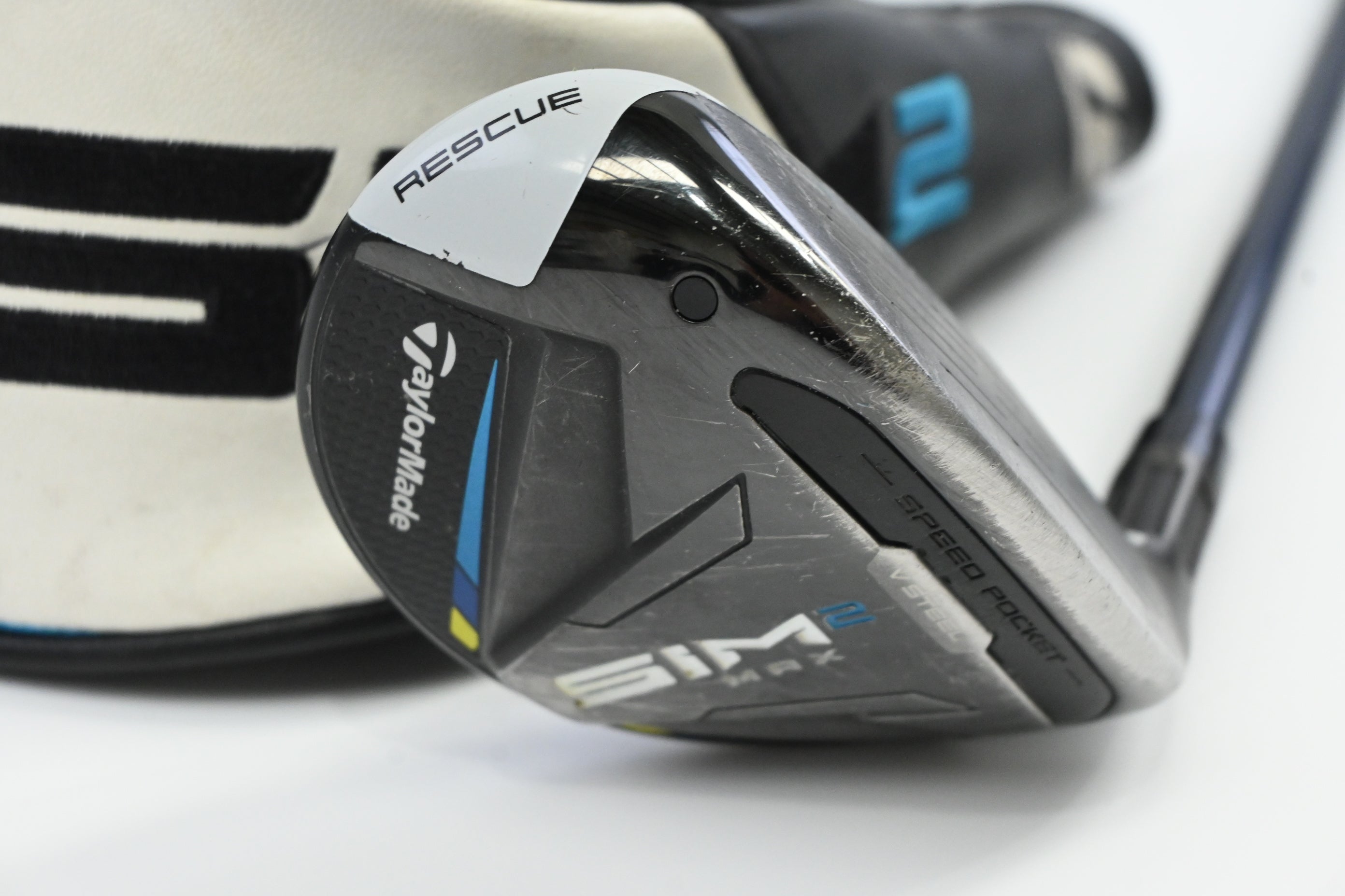 Taylormade SIM2 Max #4 Hybrid / 22 Degree / Regular Flex Fujikura Ventus Blue 6