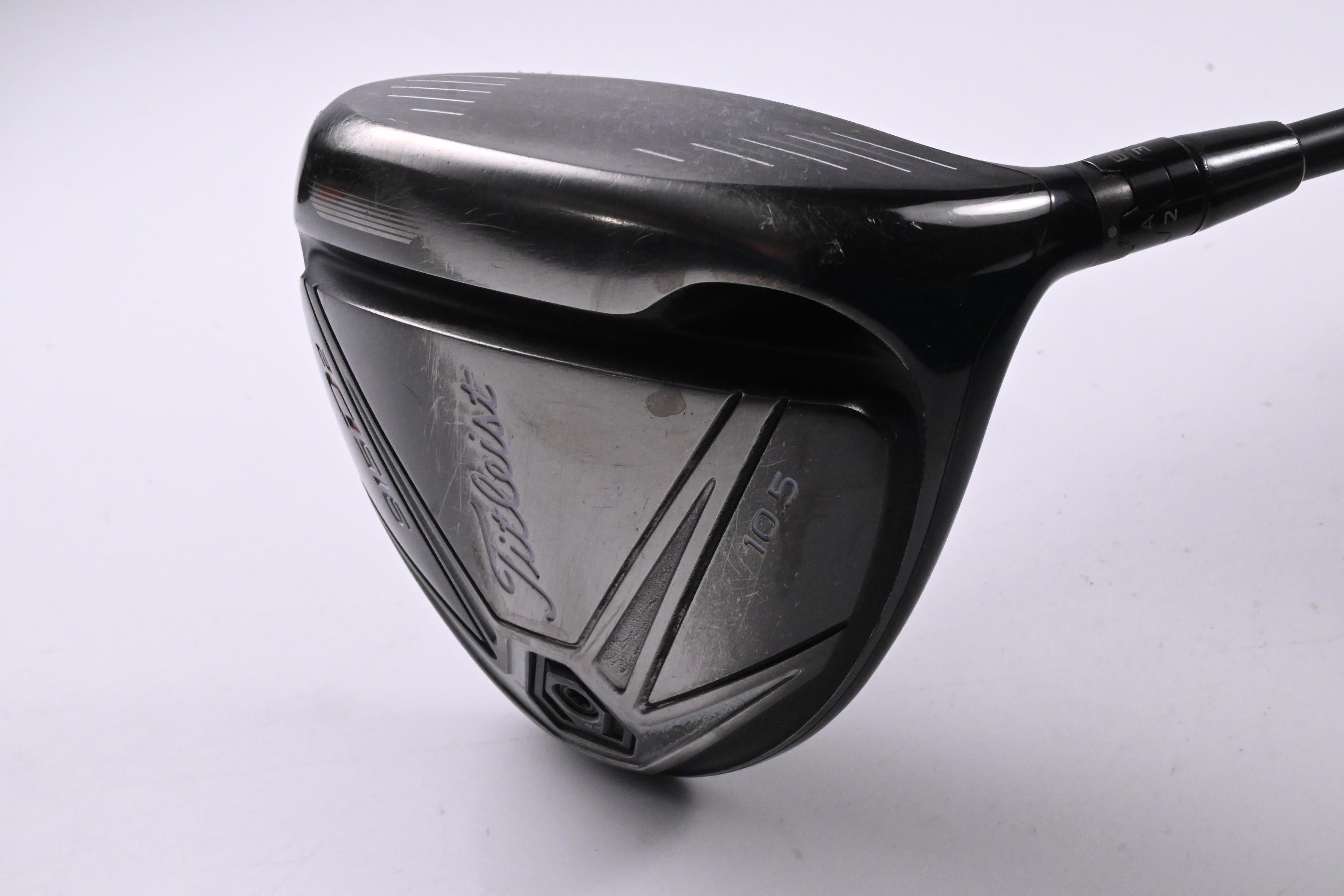 Titleist 915 D2 Driver / 10.5 Degree / X-Flex HZRDUS Black 75 Handcrafted Shaft