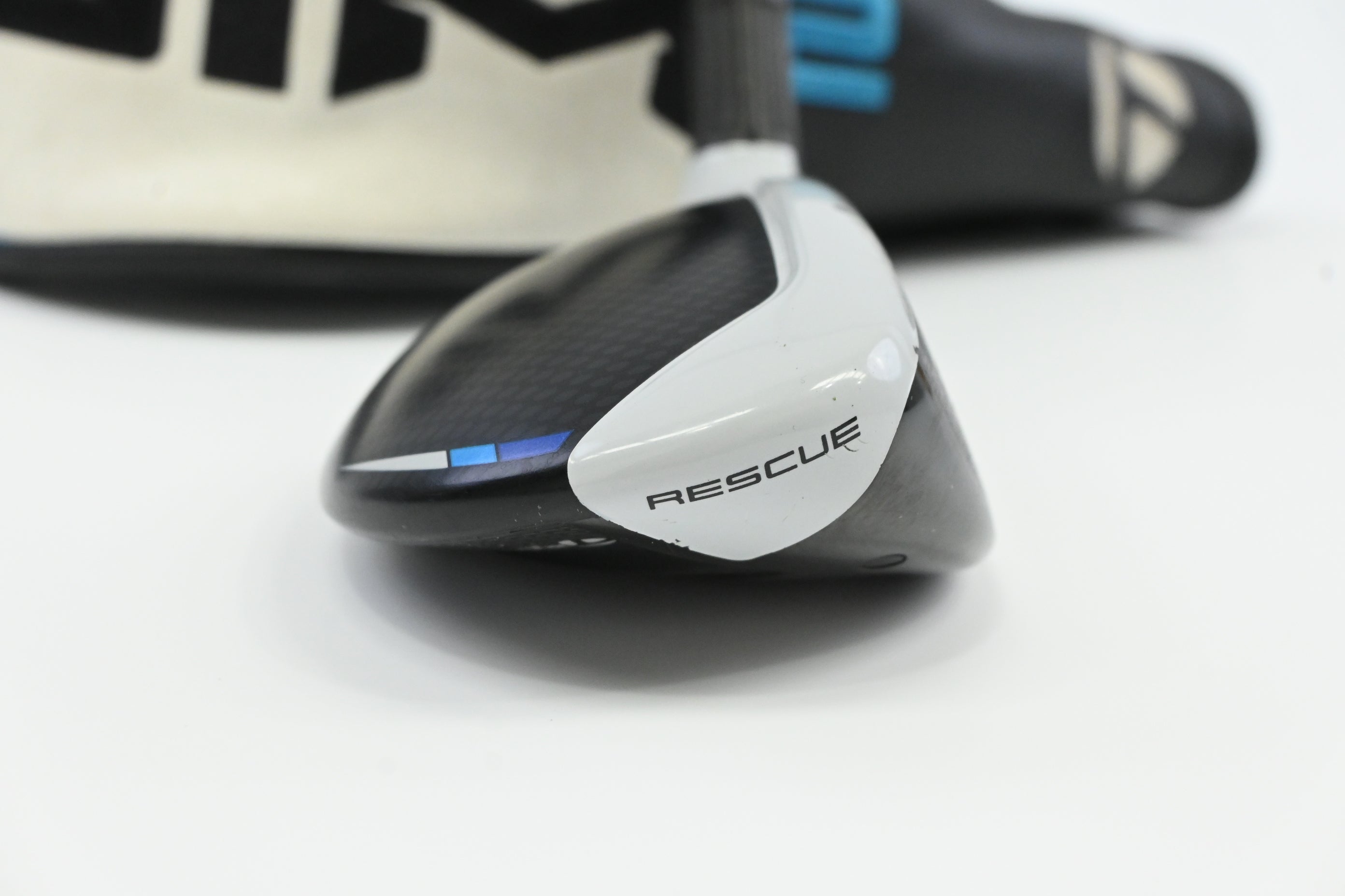Taylormade SIM2 Max #4 Hybrid / 22 Degree / Regular Flex Fujikura Ventus Blue 6