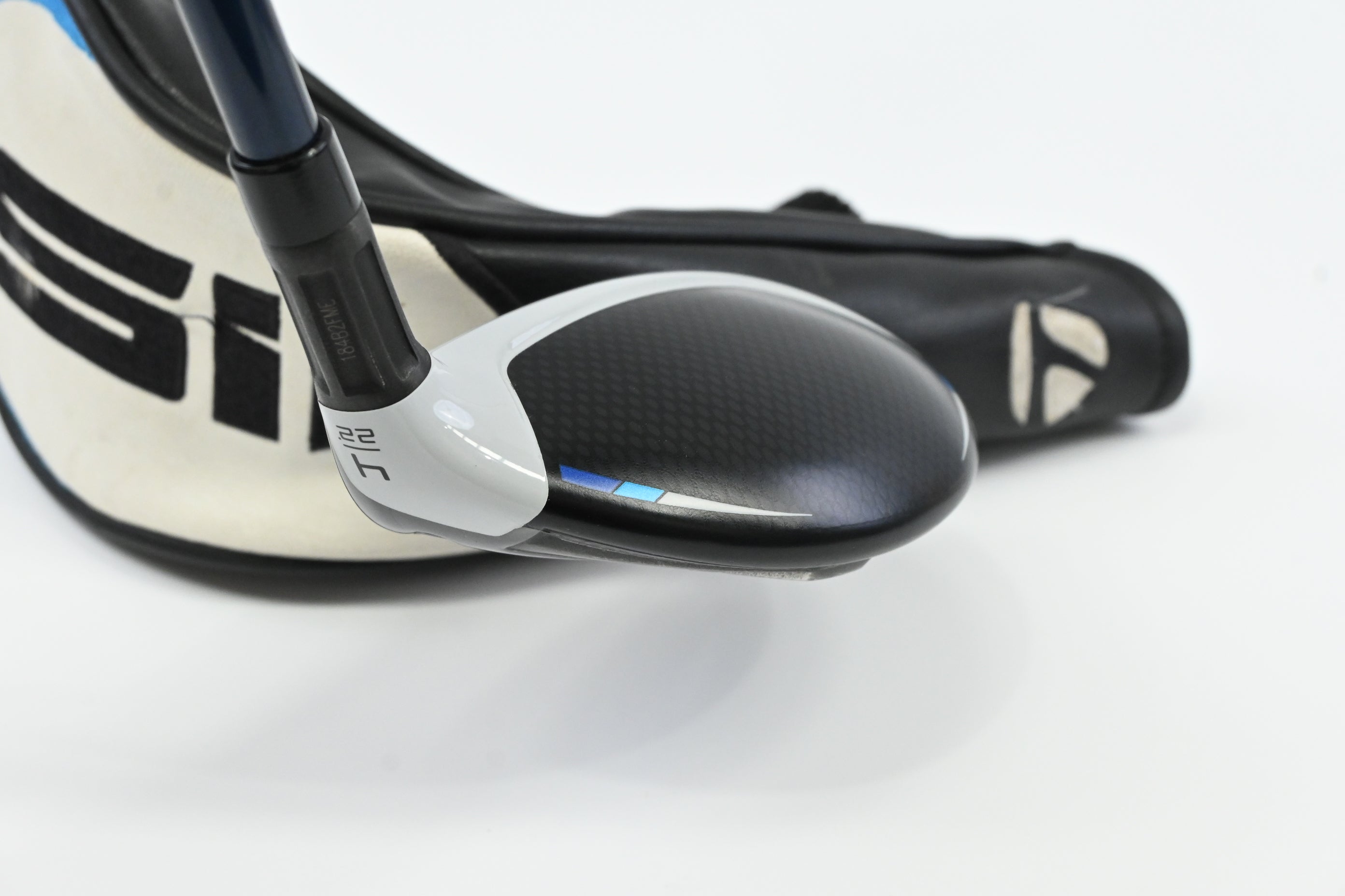 Taylormade SIM2 Max #4 Hybrid / 22 Degree / Regular Flex Fujikura Ventus Blue 6