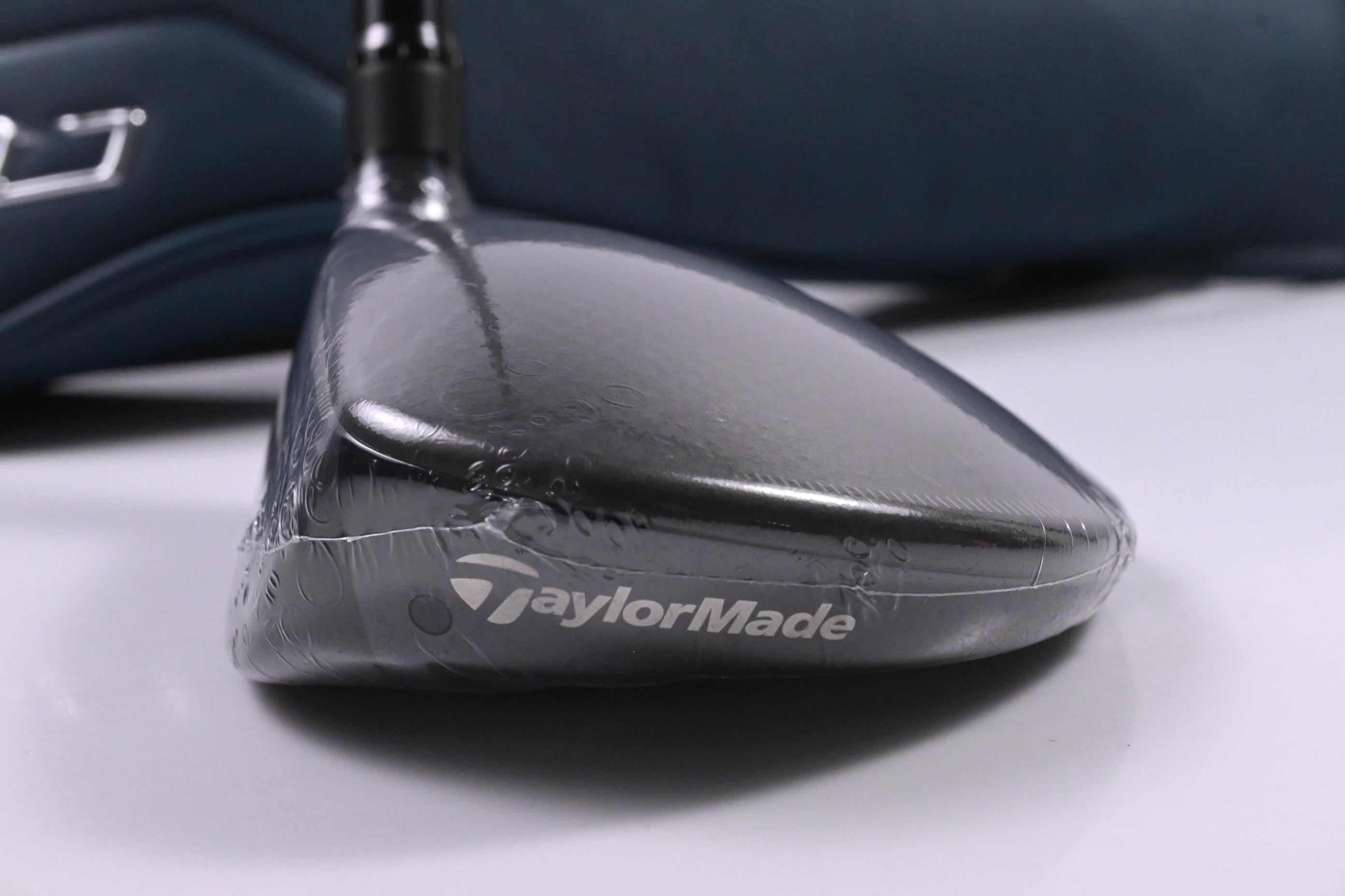Left Hand Taylormade Qi4D #5 Wood / 18 Degree / Regular Flex REAX 55 Shaft
