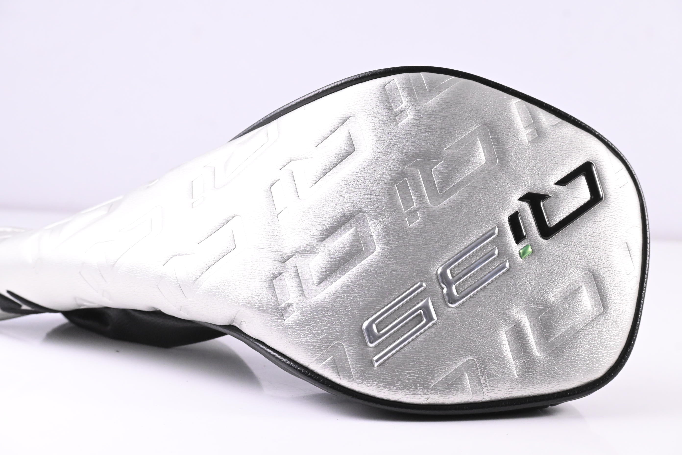 Taylormade Qi35 Driver / 10.5 Degree / Regular Flex Fujikura Ventus Blue 5 Shaft