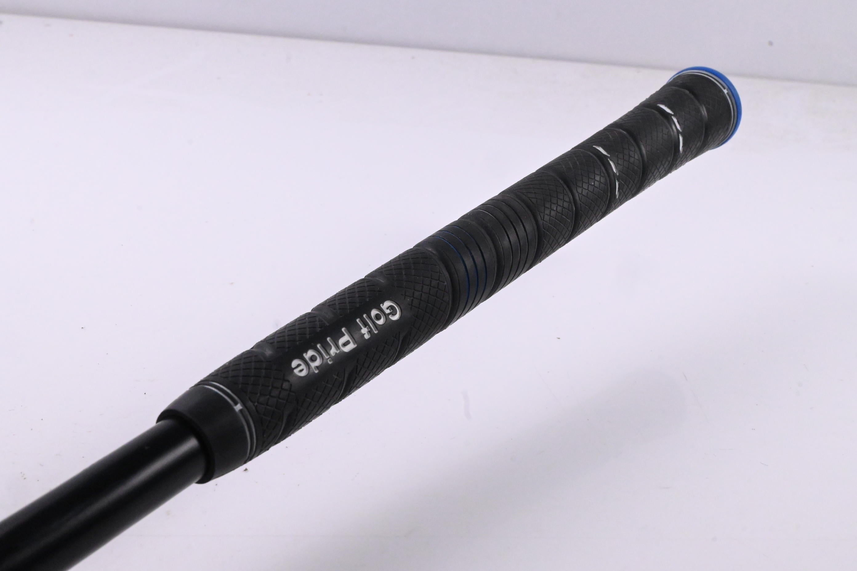 Titleist 915 D2 Driver / 10.5 Degree / X-Flex HZRDUS Black 75 Handcrafted Shaft