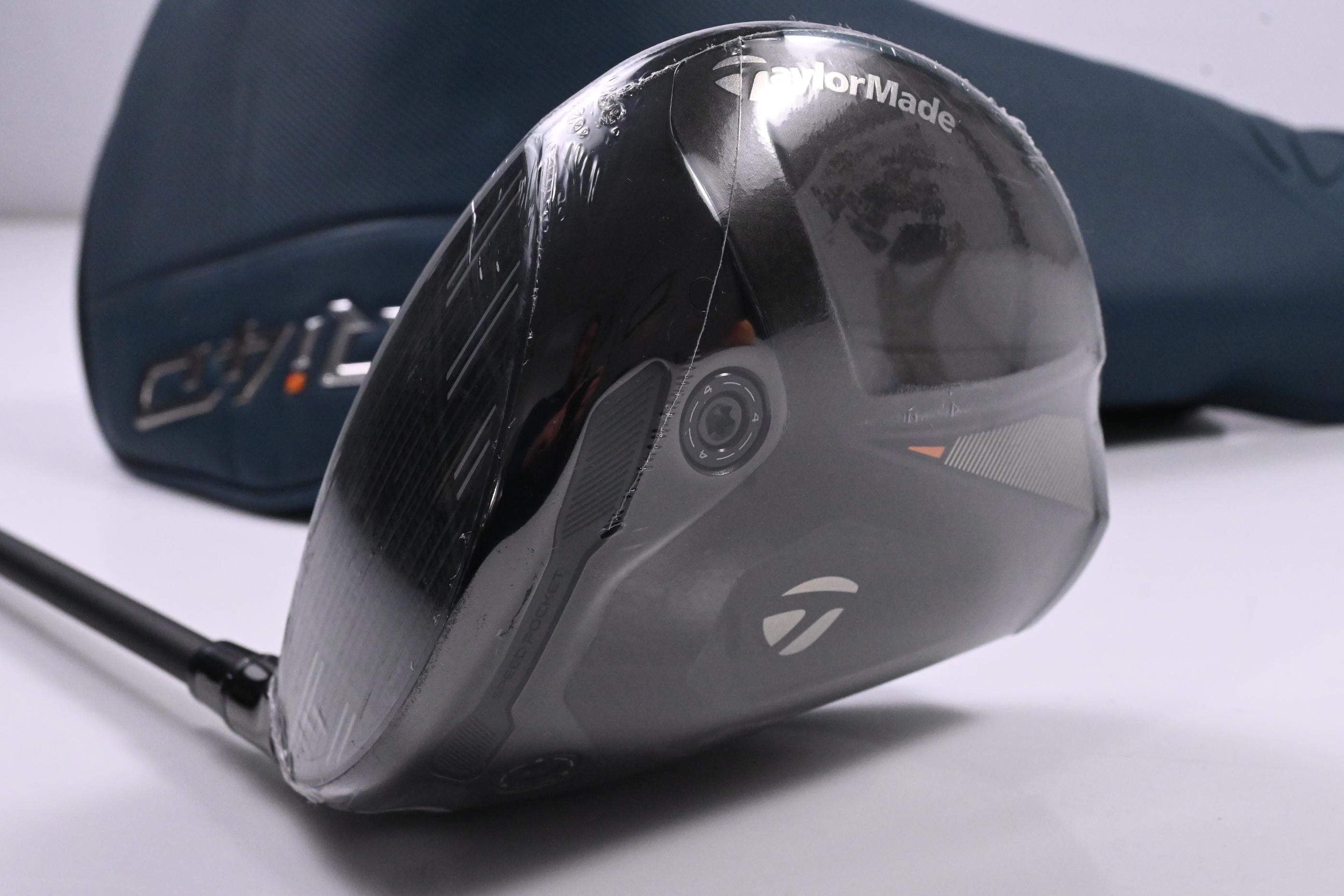 Left Hand Taylormade Qi4D Driver / 10.5 Degree / Regular Flex REAX Blue 50 Shaft