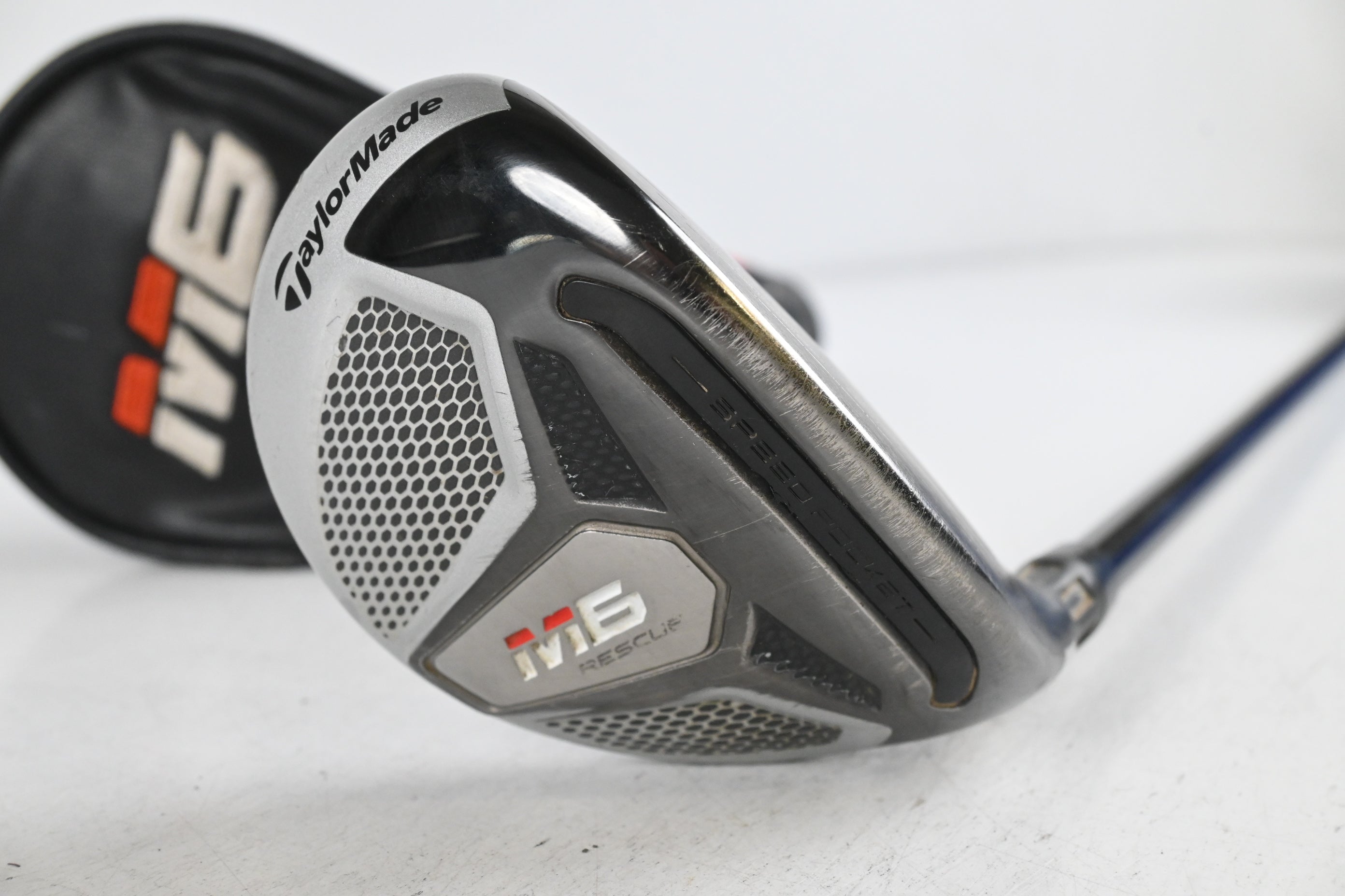 Taylormade M6 #4 Hybrid / 22 Degree / Regular Flex Fujikura Atmos Orange 6 Shaft