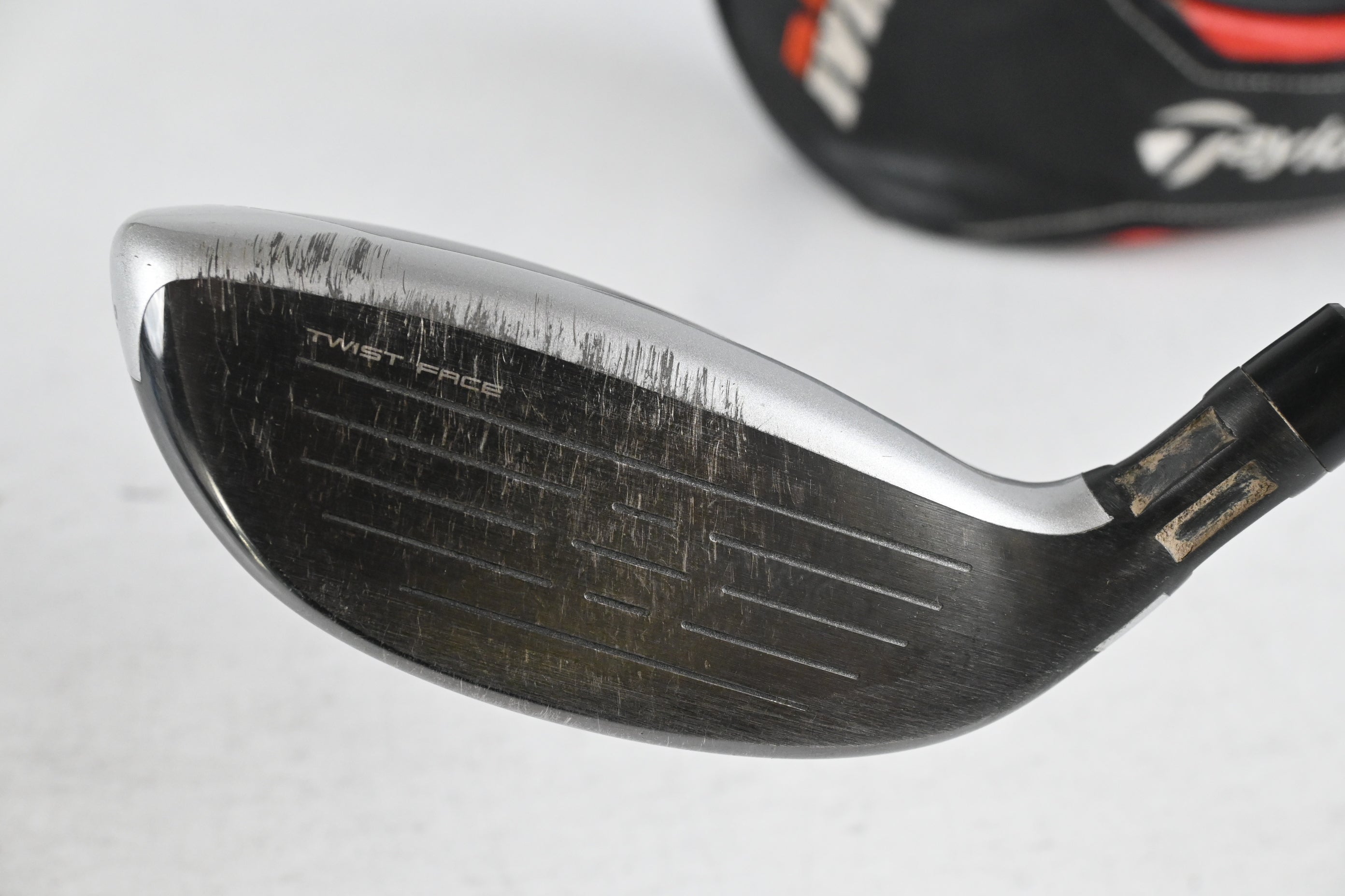 Taylormade M6 #4 Hybrid / 22 Degree / Regular Flex Fujikura Atmos Orange 6 Shaft
