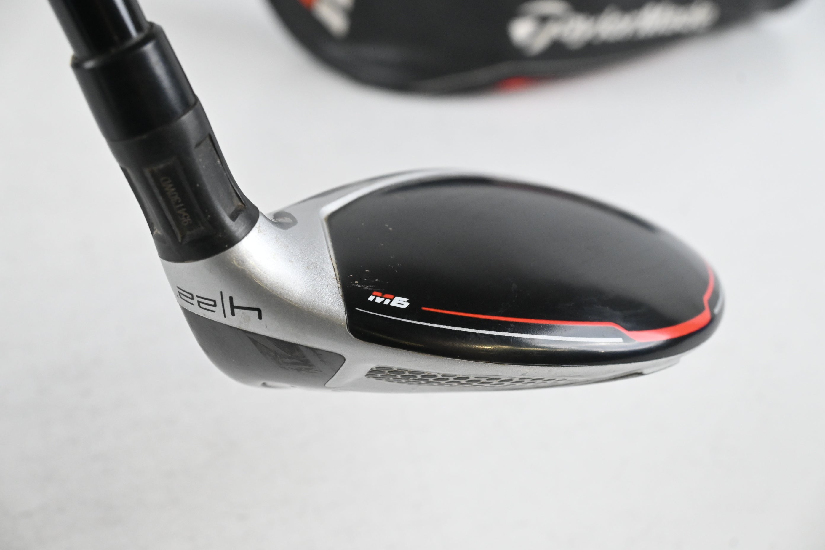 Taylormade M6 #4 Hybrid / 22 Degree / Regular Flex Fujikura Atmos Orange 6 Shaft