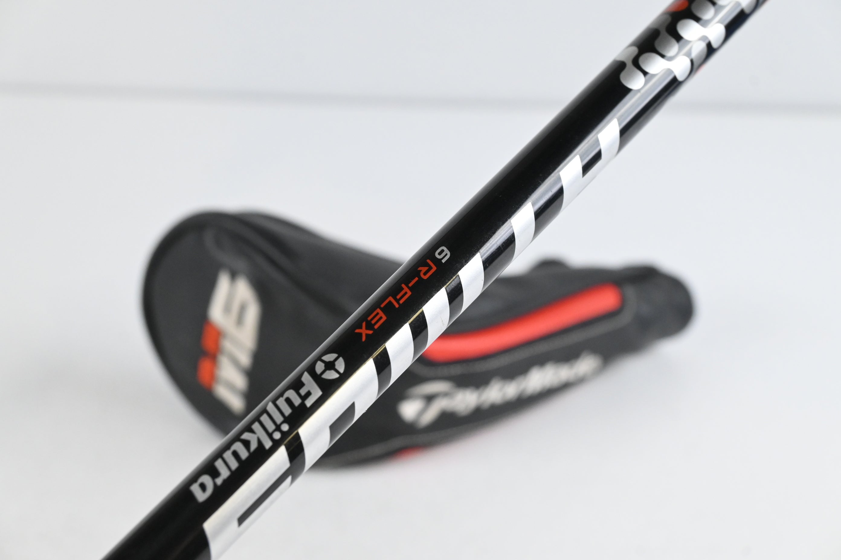 Taylormade M6 #4 Hybrid / 22 Degree / Regular Flex Fujikura Atmos Orange 6 Shaft