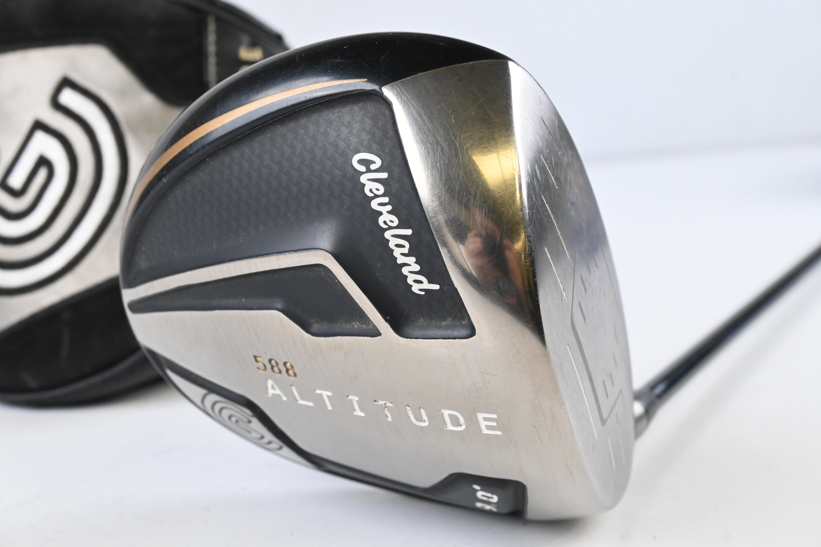 Cleveland 588 Altitude Driver / 9 Degree / Regular Flex Apollo Shadow Shaft