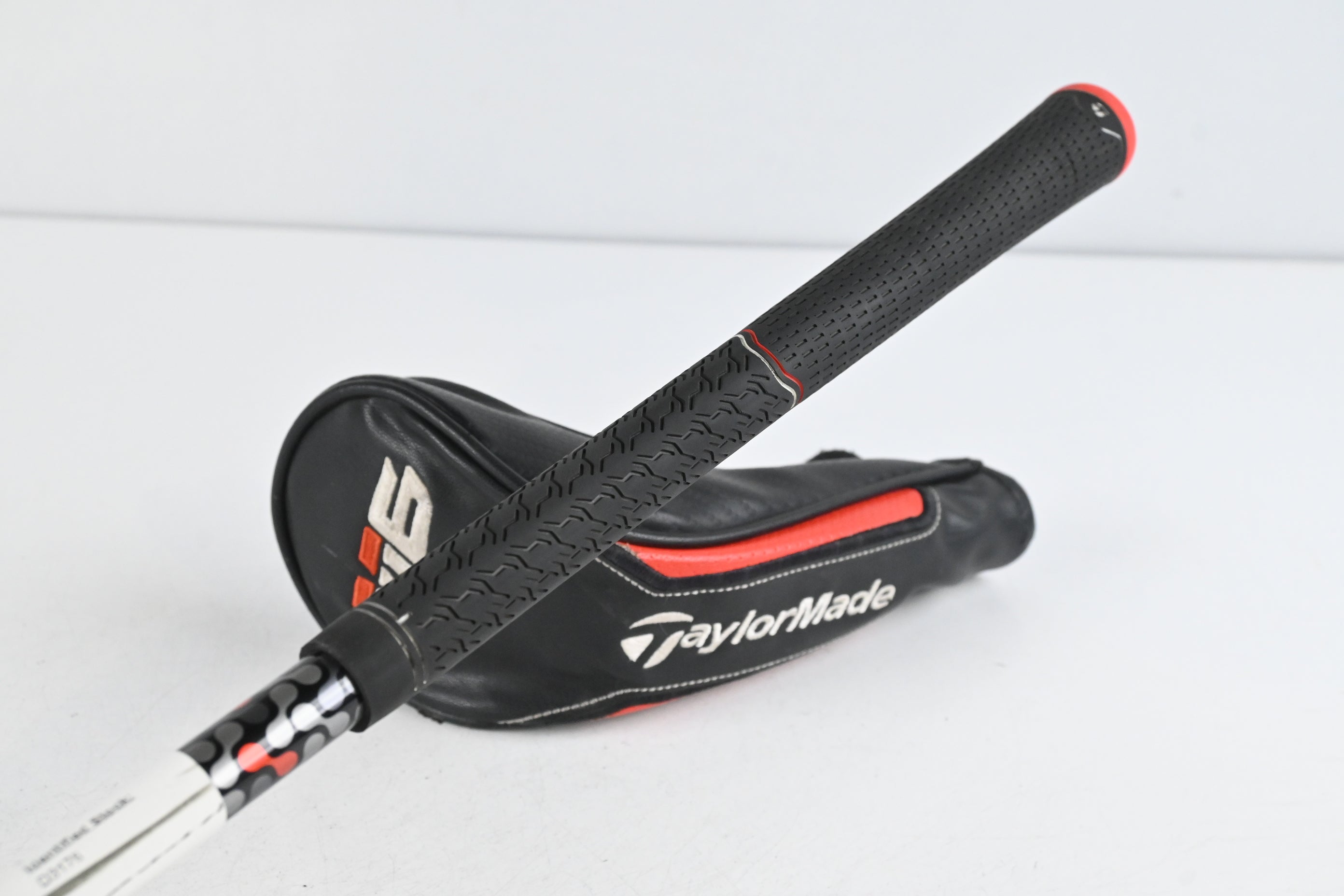 Taylormade M6 #4 Hybrid / 22 Degree / Regular Flex Fujikura Atmos Orange 6 Shaft