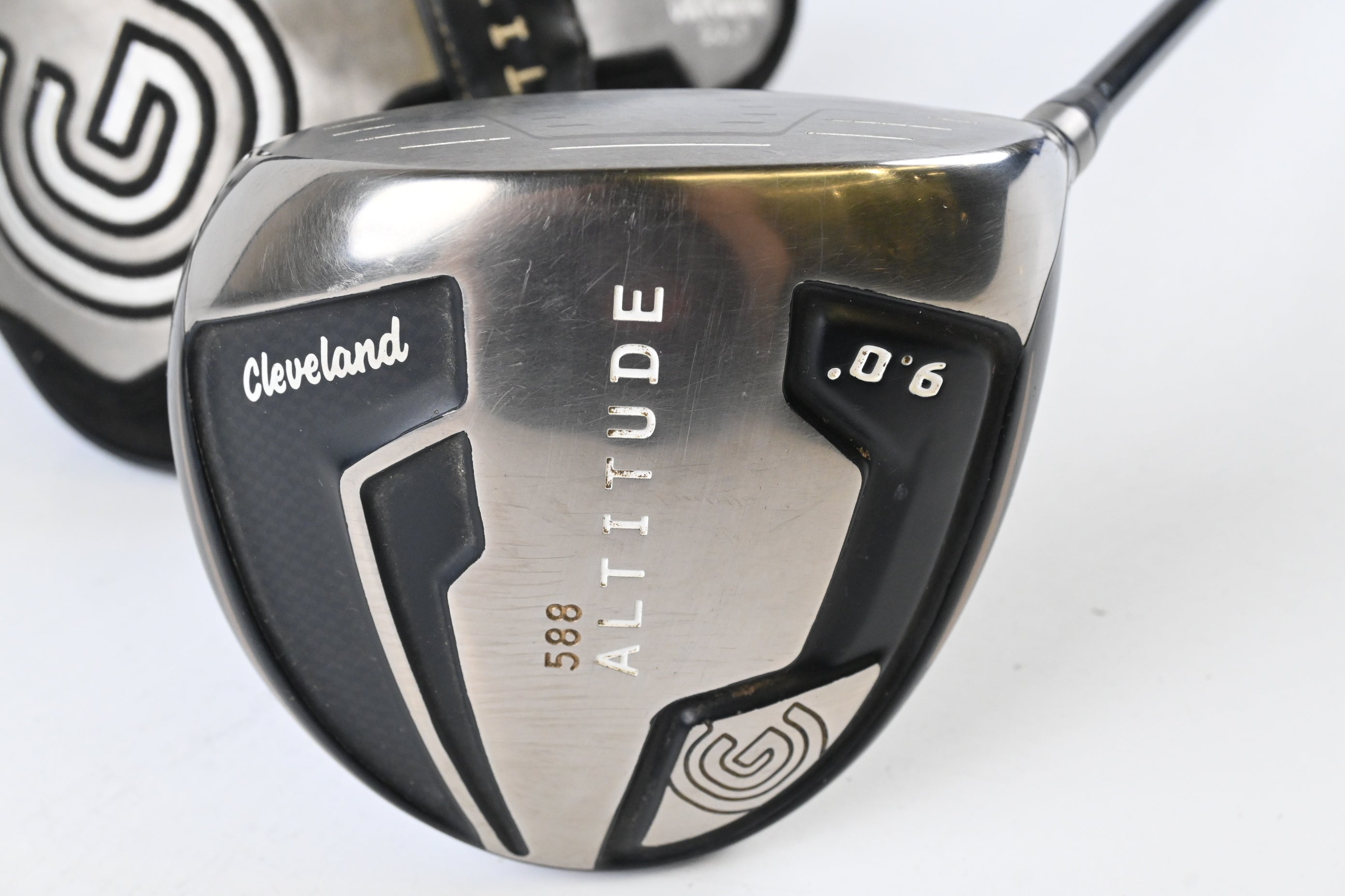 Cleveland 588 Altitude Driver / 9 Degree / Regular Flex Apollo Shadow Shaft