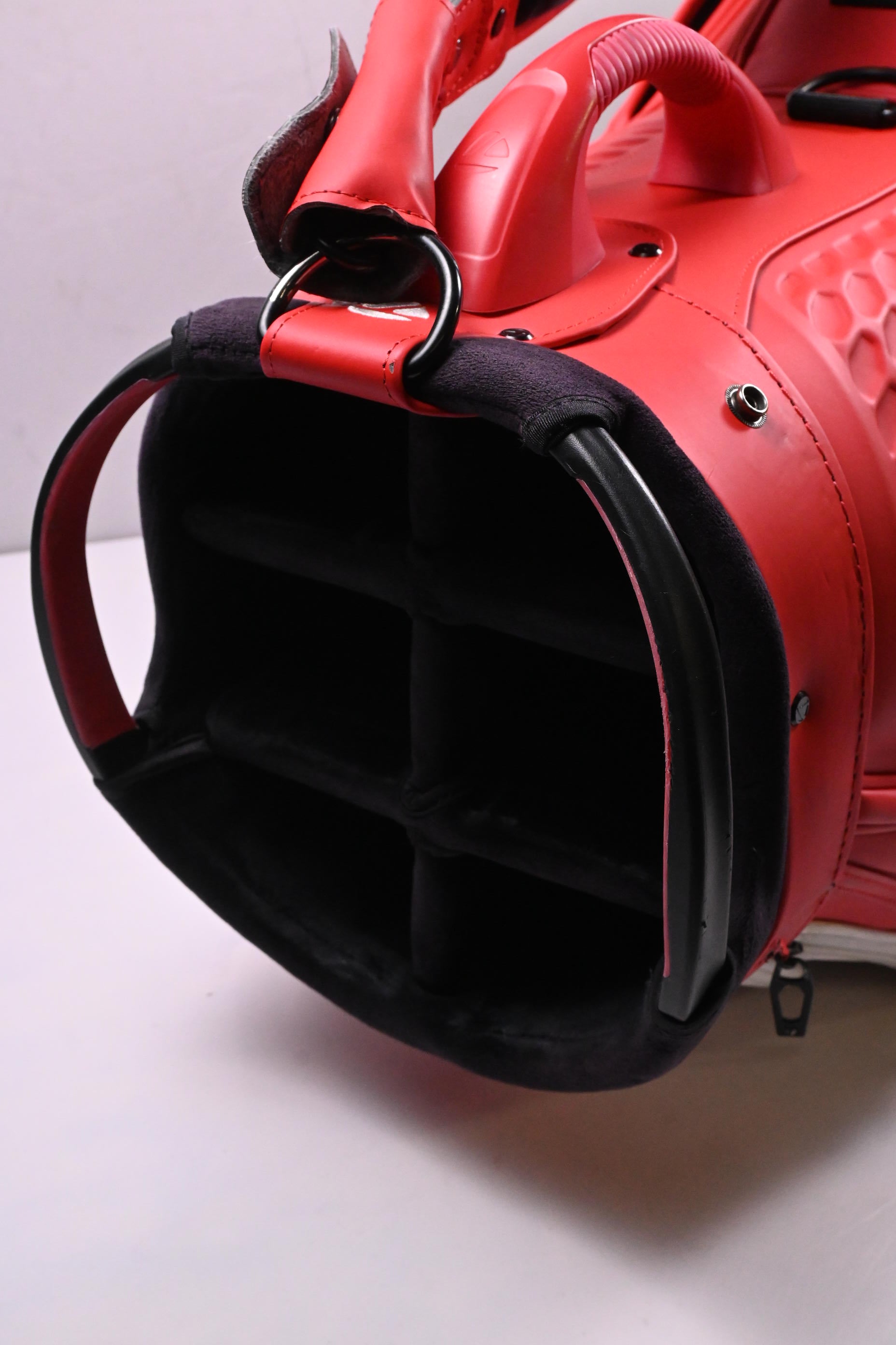 Taylormade Stealth 2 Tour Bag / 6-Way Divider / Red, White