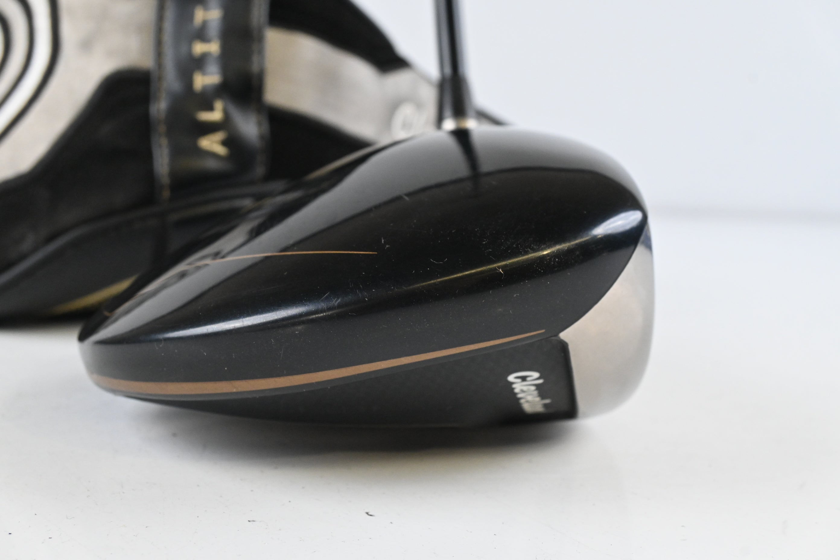 Cleveland 588 Altitude Driver / 9 Degree / Regular Flex Apollo Shadow Shaft