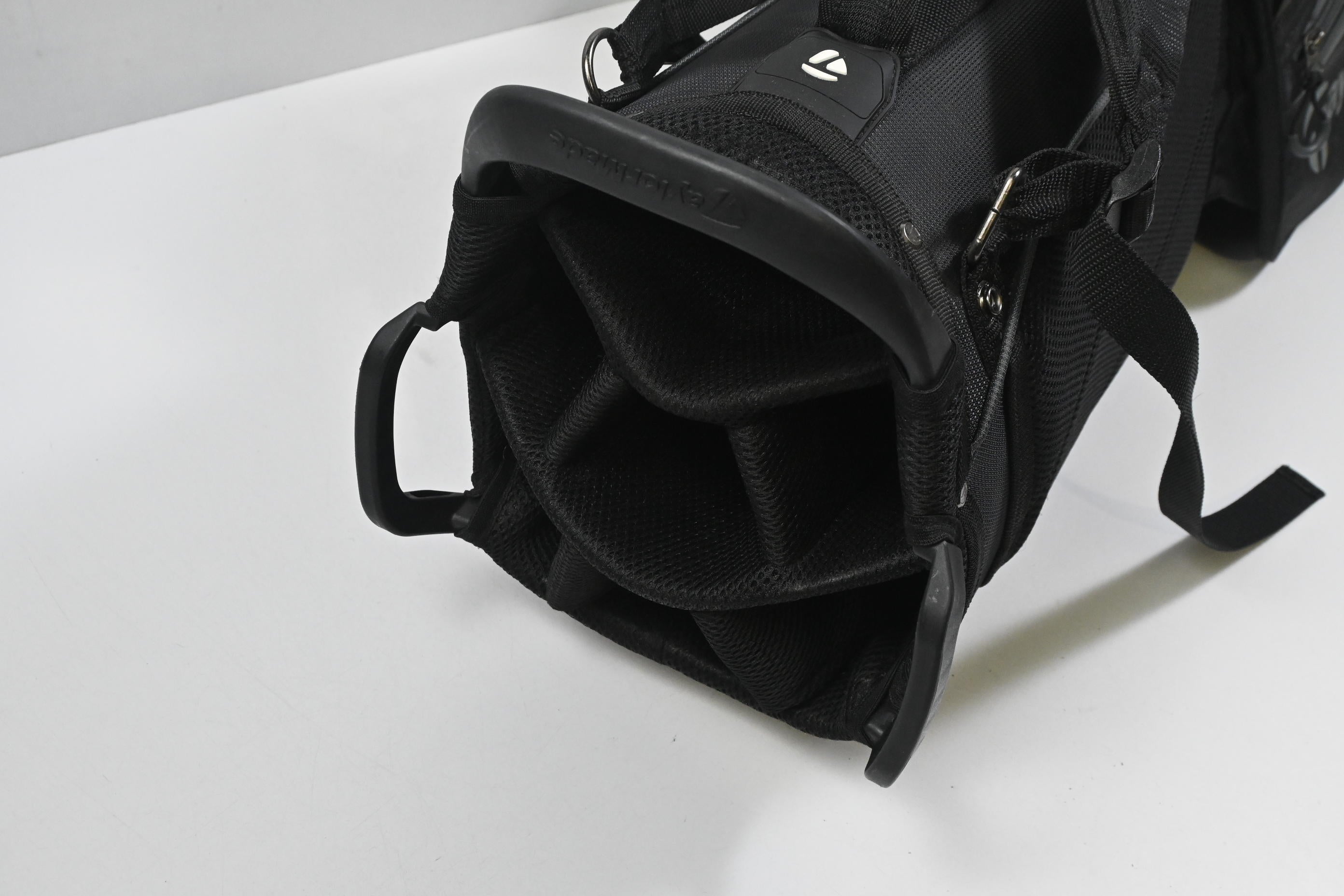 Taylormade Stand Bag / 7-Way Divider / Black