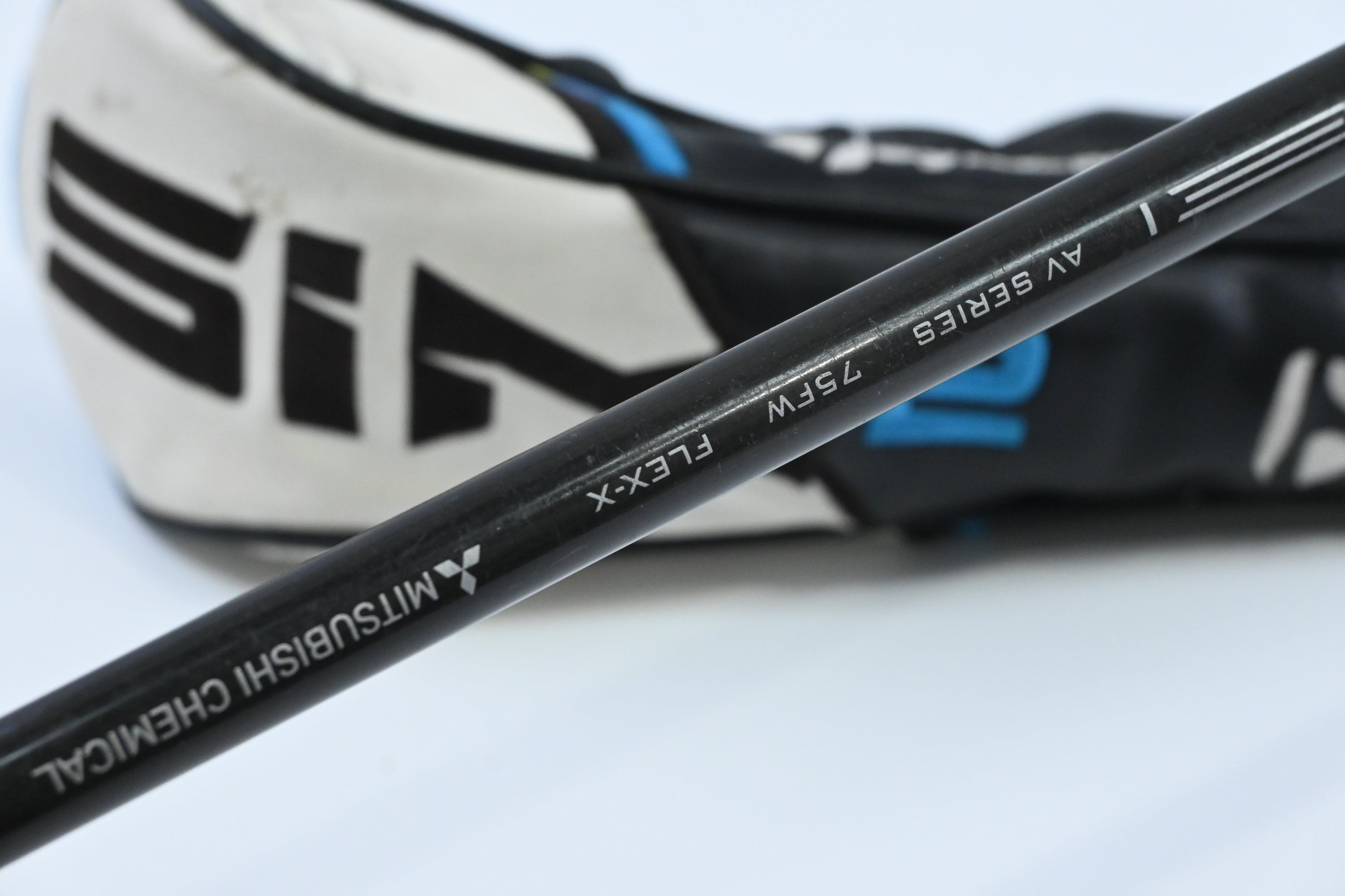 Taylormade SIM2 Ti #3 Wood / 15 Degree / X-Flex Tensei AV Raw Blue 75 Shaft
