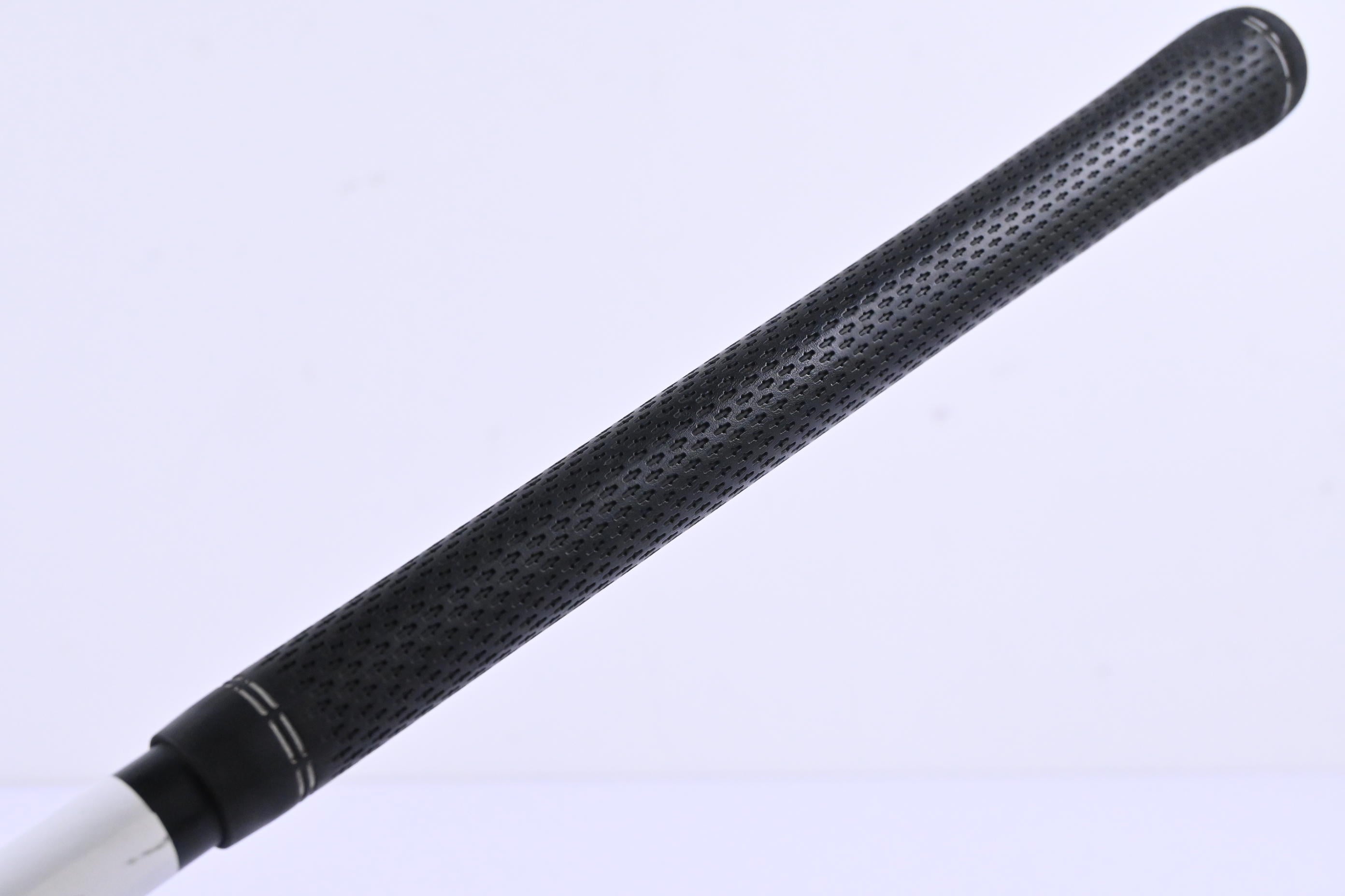 Titleist TSR2 Driver / 10 Degree / Regular Flex Hzrdus Gen4 Red CB 50 Shaft