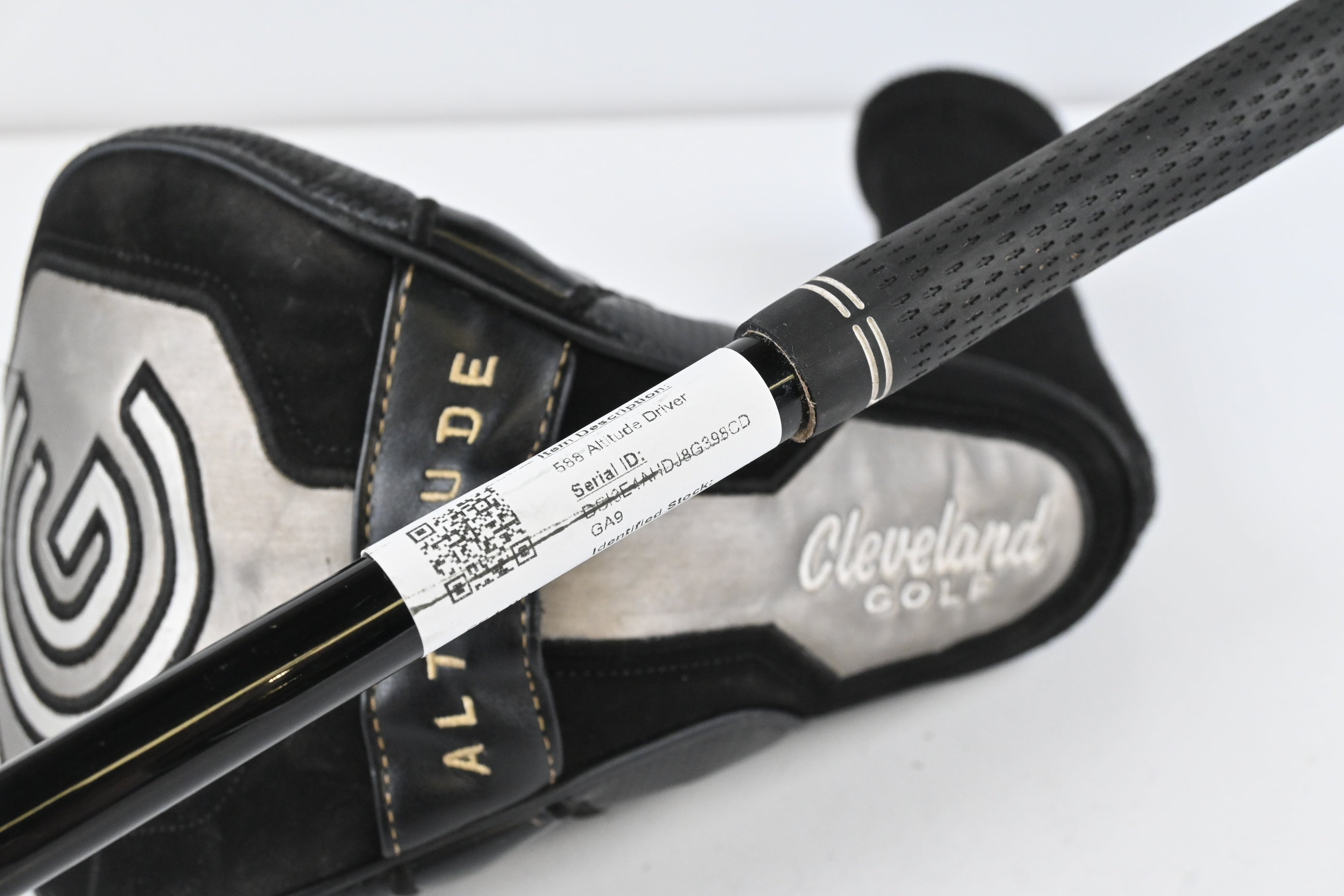 Cleveland 588 Altitude Driver / 9 Degree / Regular Flex Apollo Shadow Shaft