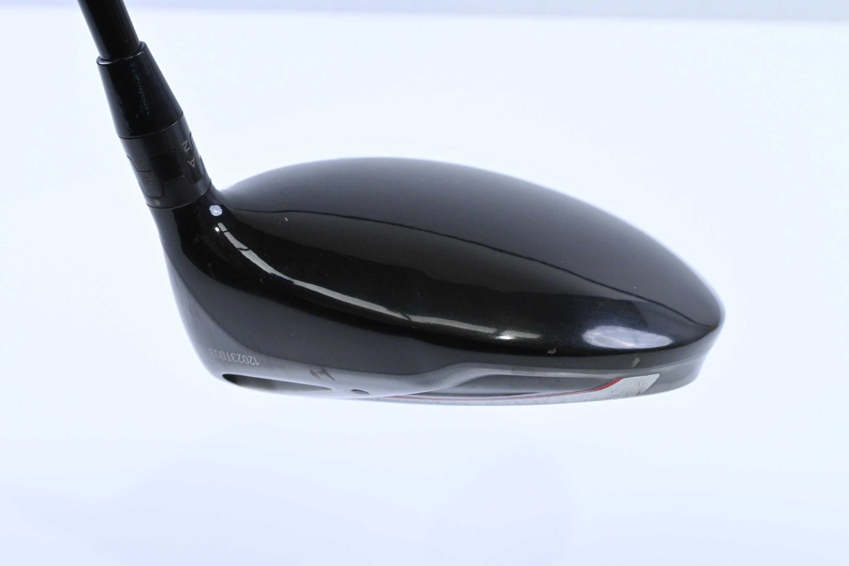 Titleist 913 D2 Driver / 8.5 Degree / Stiff Flex Tensei AV Raw White 65 Shaft