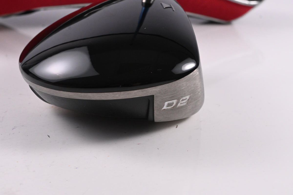 Titleist 907 D2 Driver / 10.5 Degree / Stiff Flex Aldila VS Proto Blue 65 Shaft