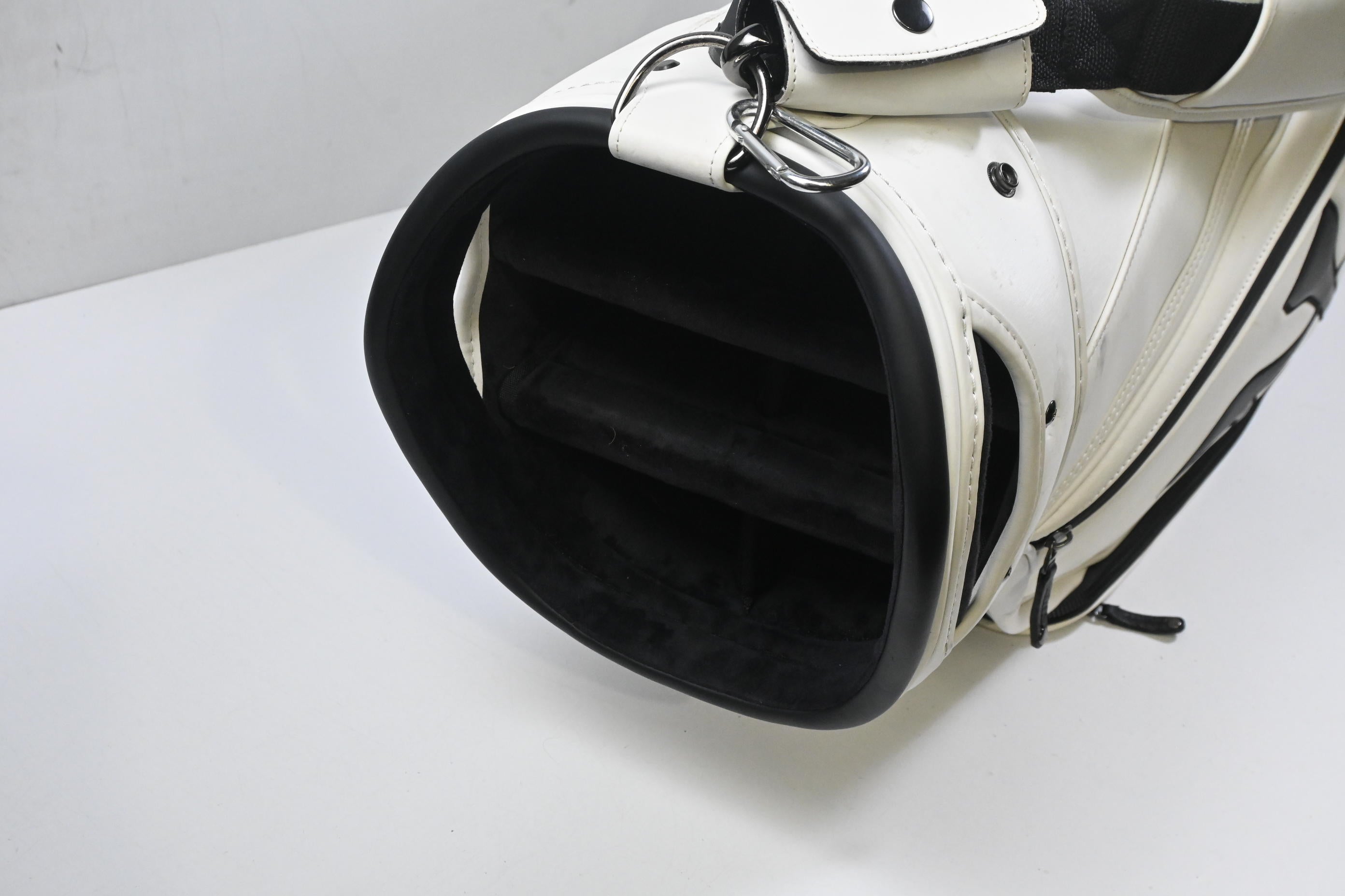 Miura Tour Bag / 6-Way Divider / White, Black