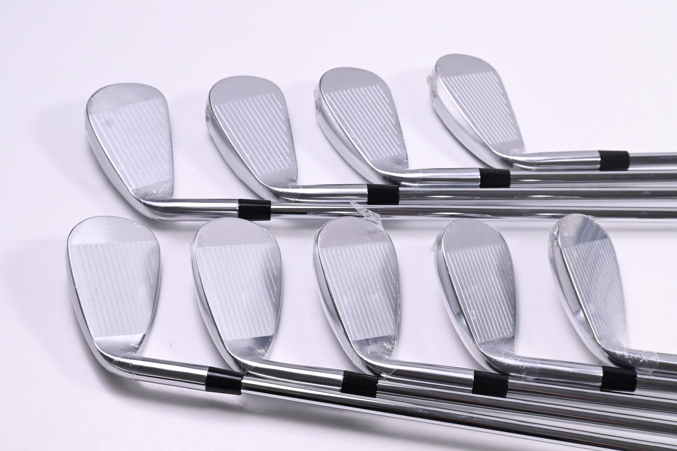 Callaway Quantum Max OS Irons / 4-PW+AW+GW / Regular Flex KBS MAX 90 Shafts