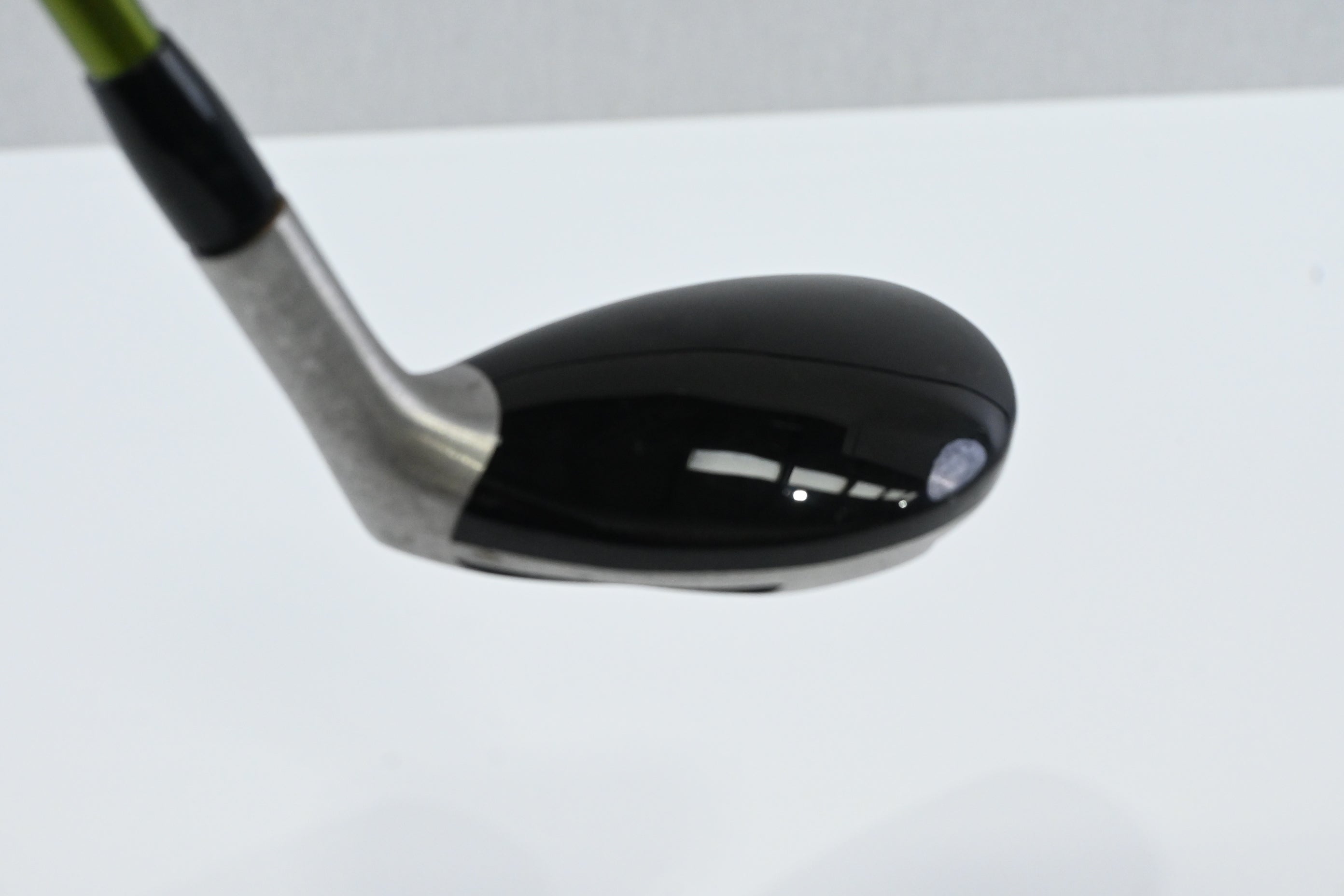 Titleist 585.H #3 Hybrid / 19 Degree / X-Flex Aldila NV 85 Shaft