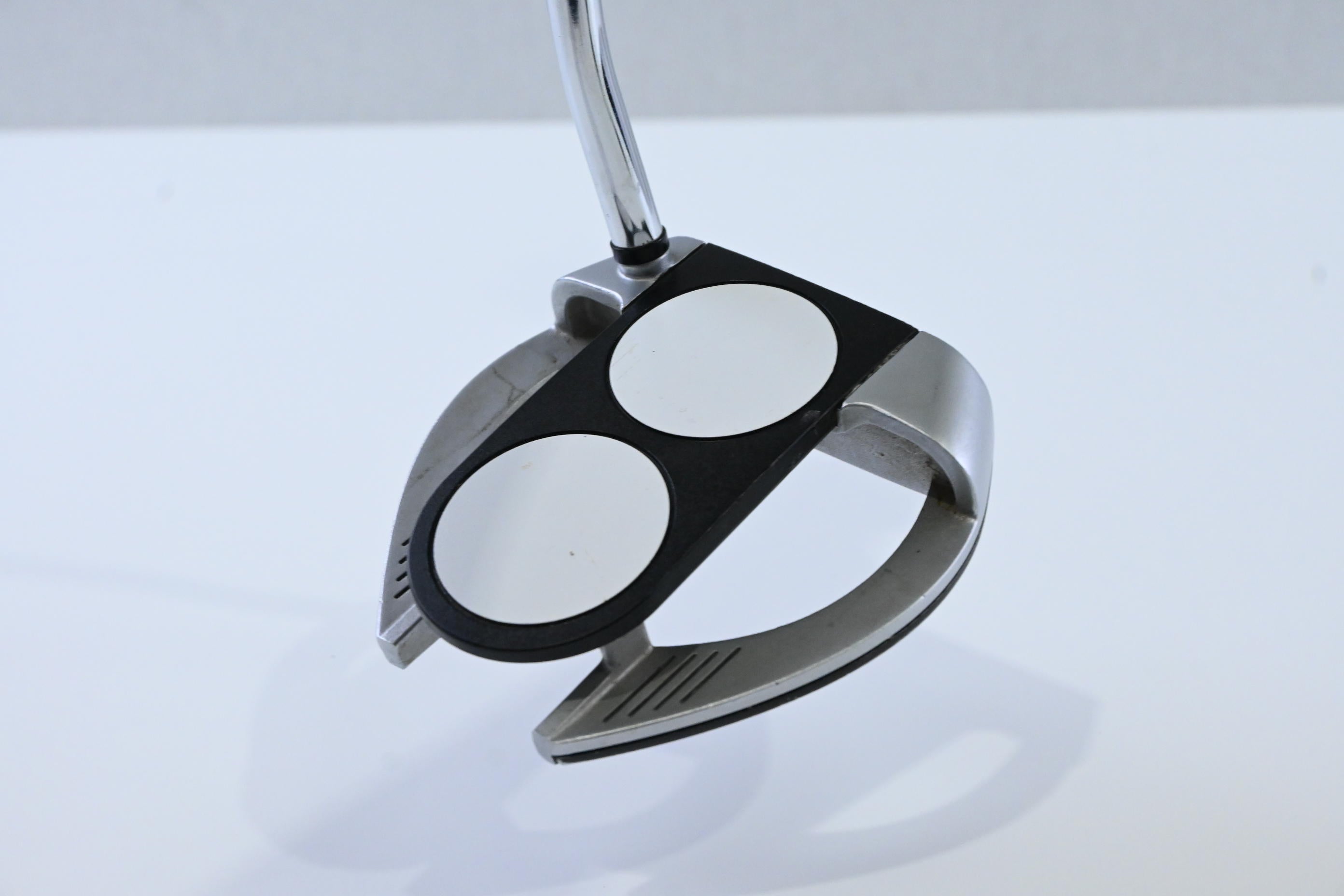 Odyssey Works Versa Tank 2 Ball Fang Putter / 38 Inch