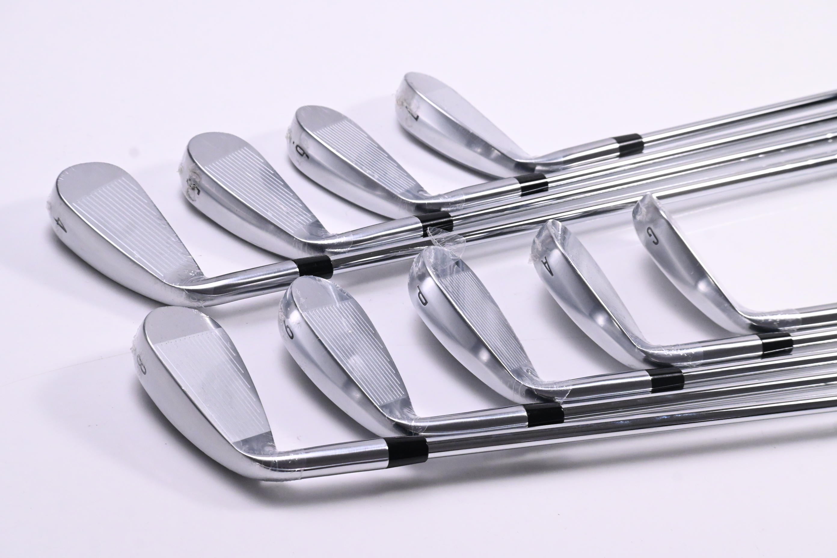 Callaway Quantum Max OS Irons / 4-PW+AW+GW / Regular Flex KBS MAX 90 Shafts