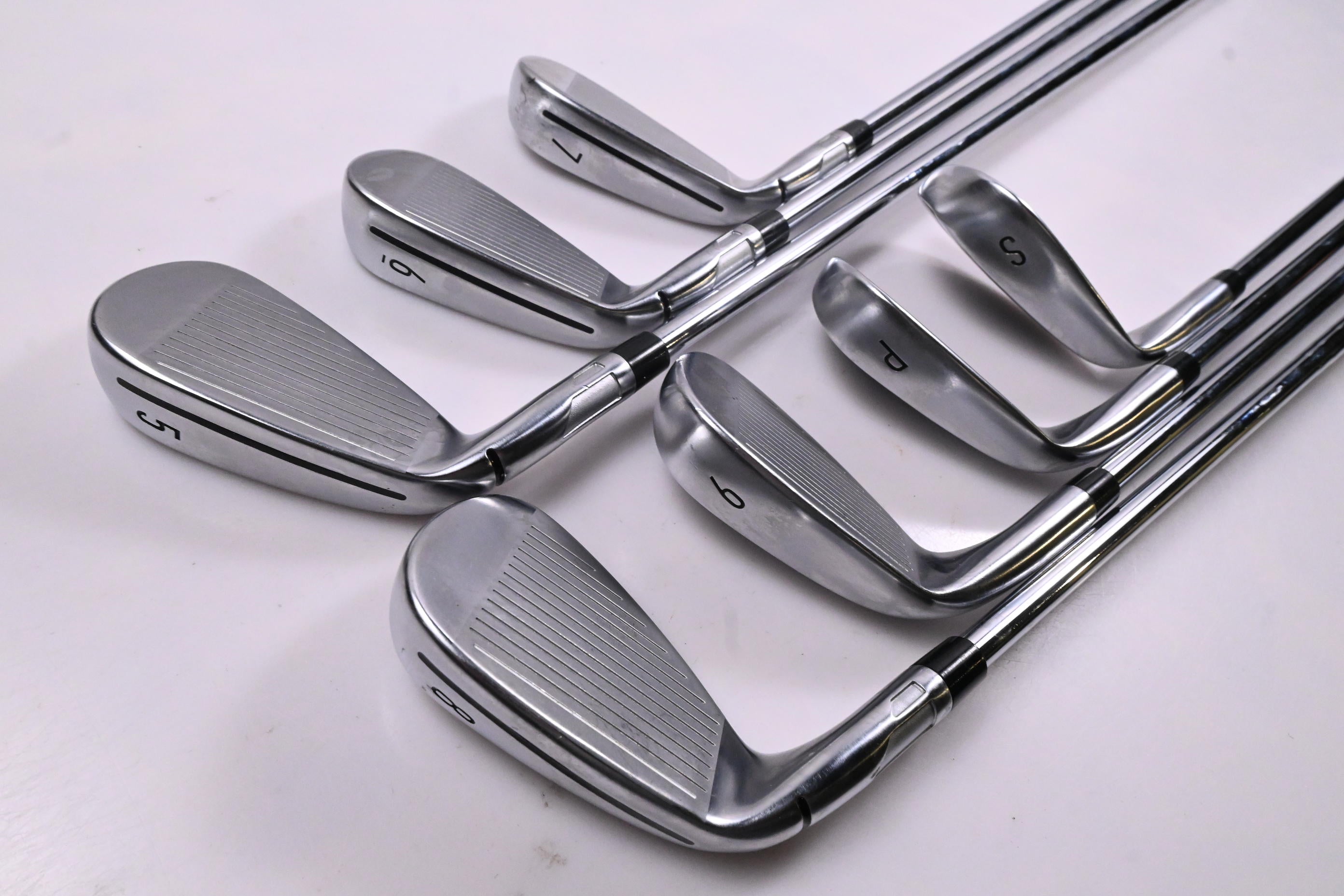 Taylormade Qi Irons / 5-PW+SW / Regular Flex KBS MAX MT 85 Shafts