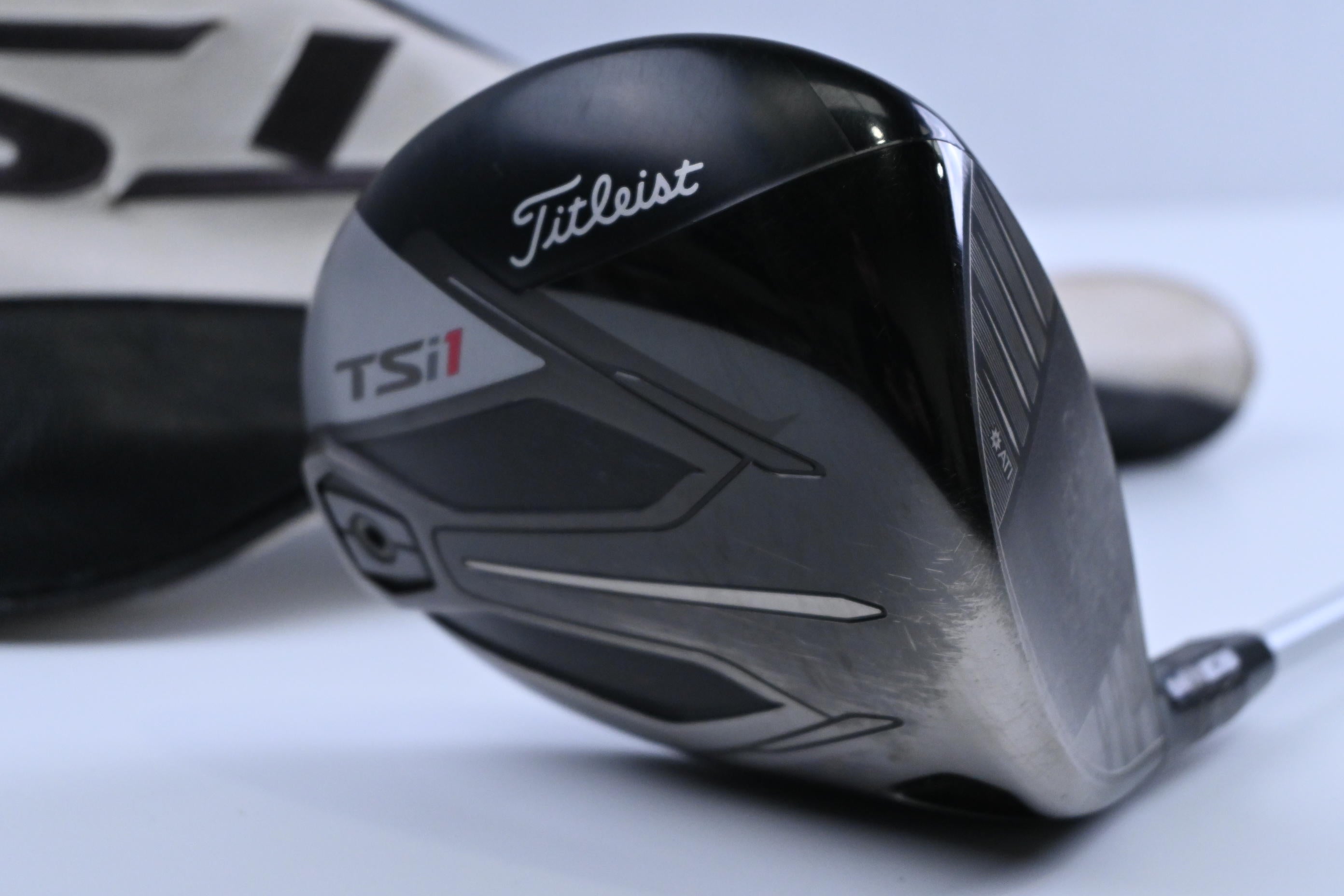 Titleist TSi1 Driver / 10 Degree / Regular Flex Aldila Ascent Ultralight 40