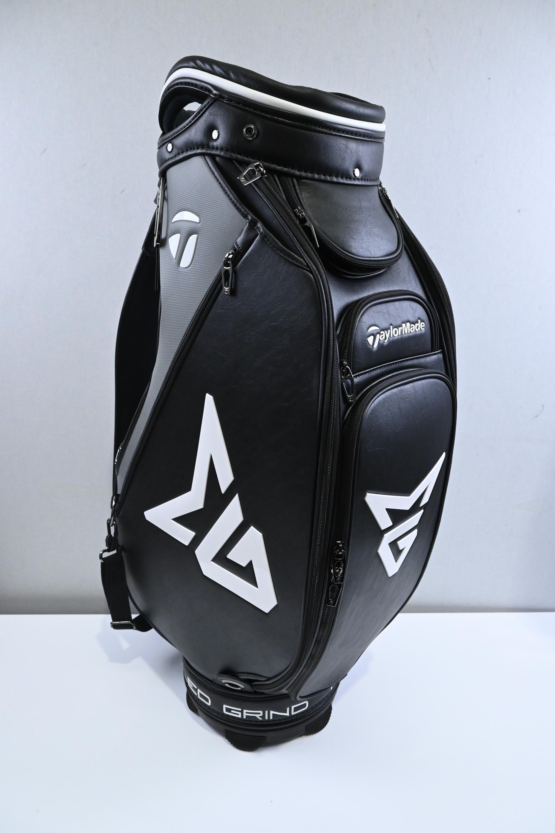 Taylormade MG Tour Bag / 6-Way Divider / Black, White
