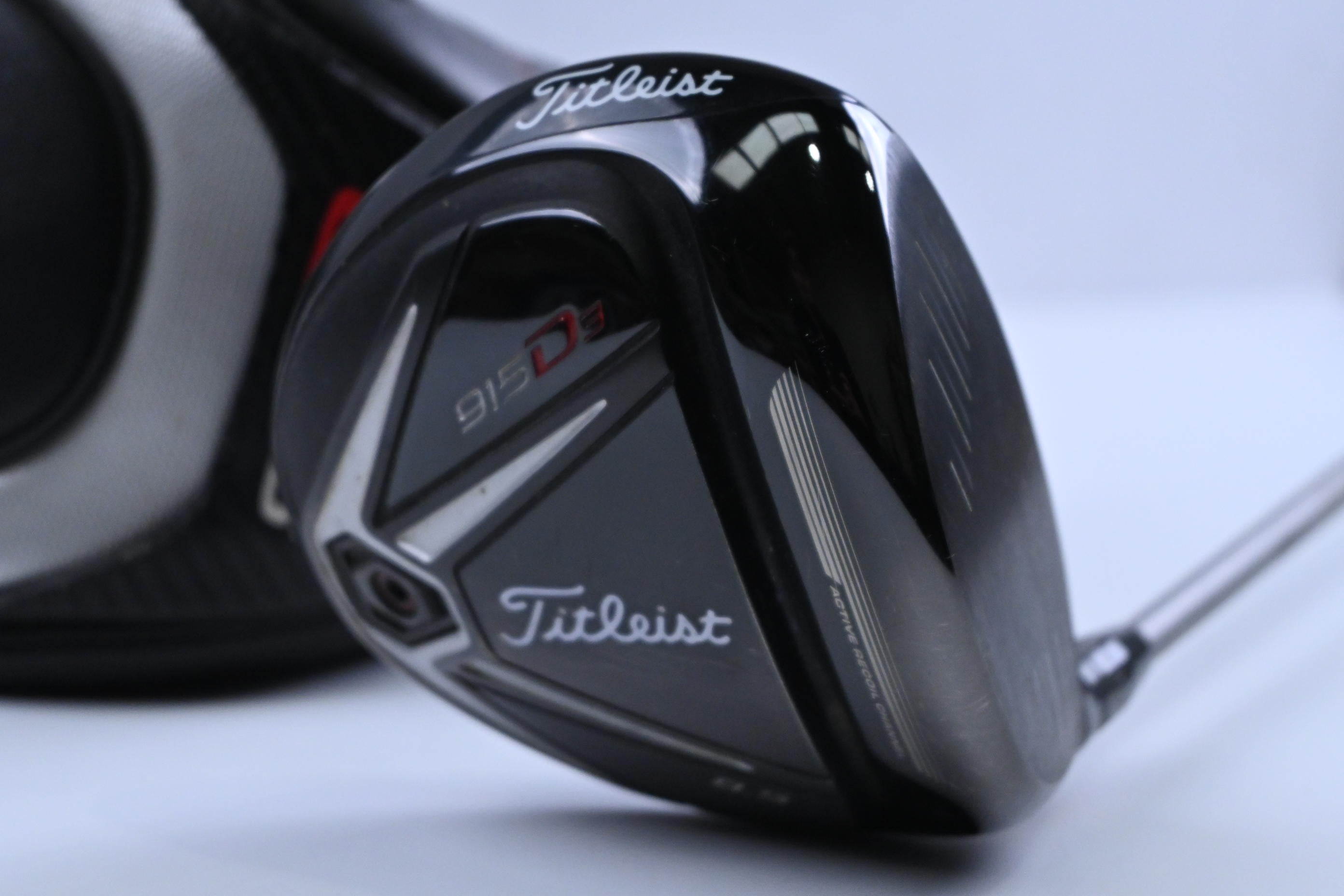 Titleist 915 D3 Driver / 9.5 Degree / Regular Flex Diamana S+ 60 Shaft