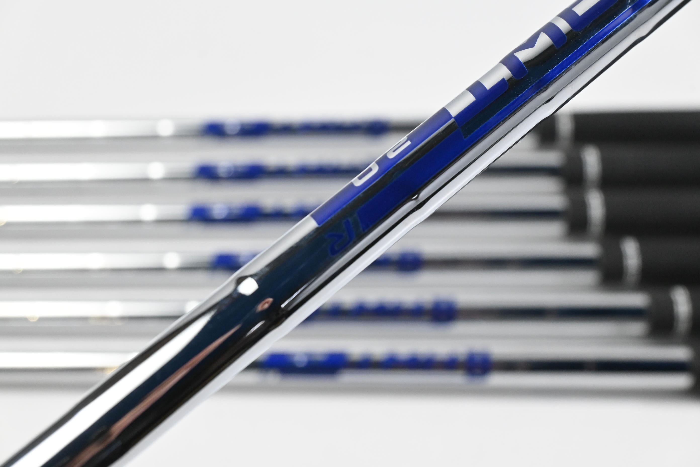 Ping G430 Irons / 6-PW+GW+SW / Blue Dot / Regular Flex Ping AWT 2.0 Shafts