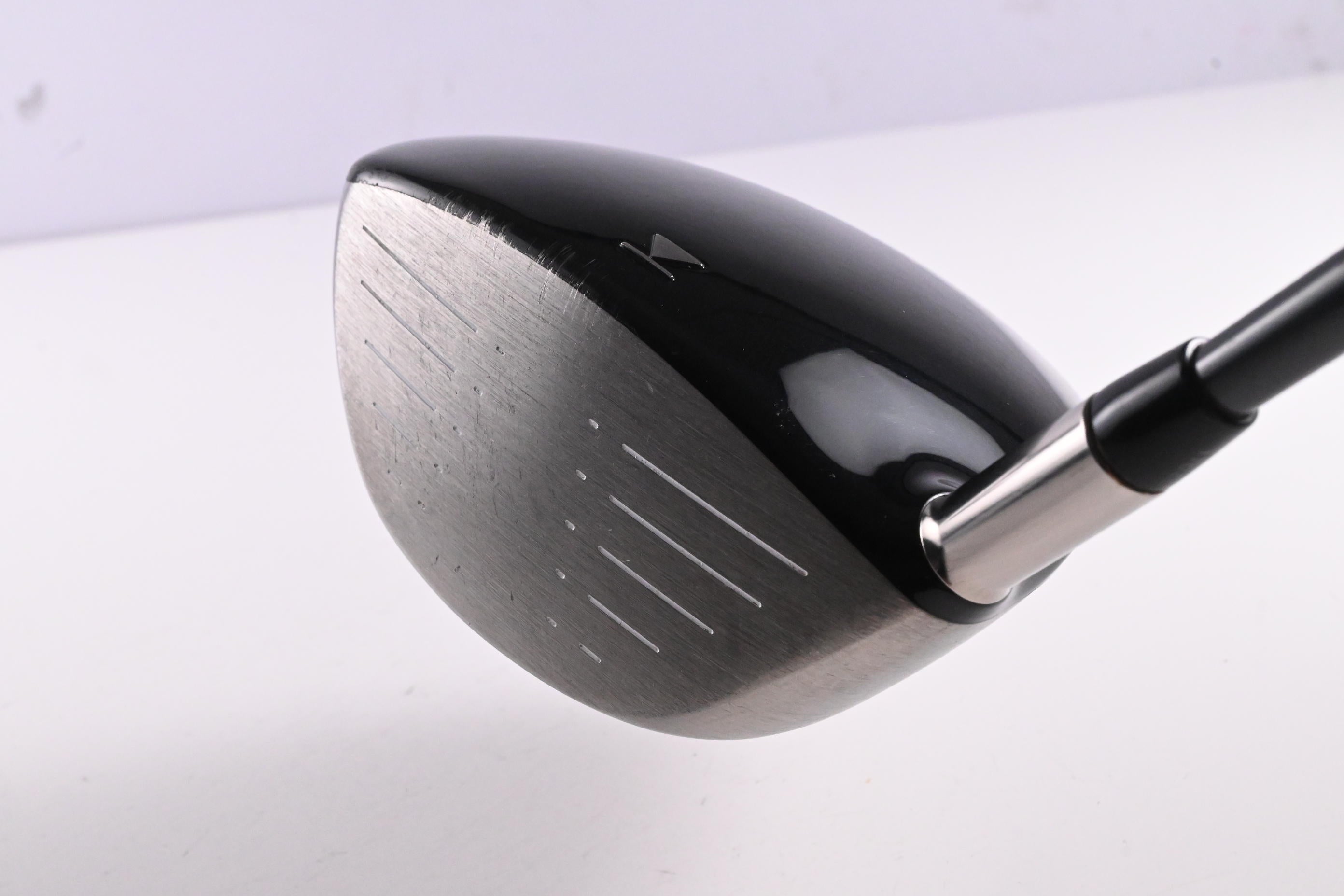 Titleist 907 D1 Driver / 10.5 Degree / Regular Flex Aldila Titleist 67 Shaft