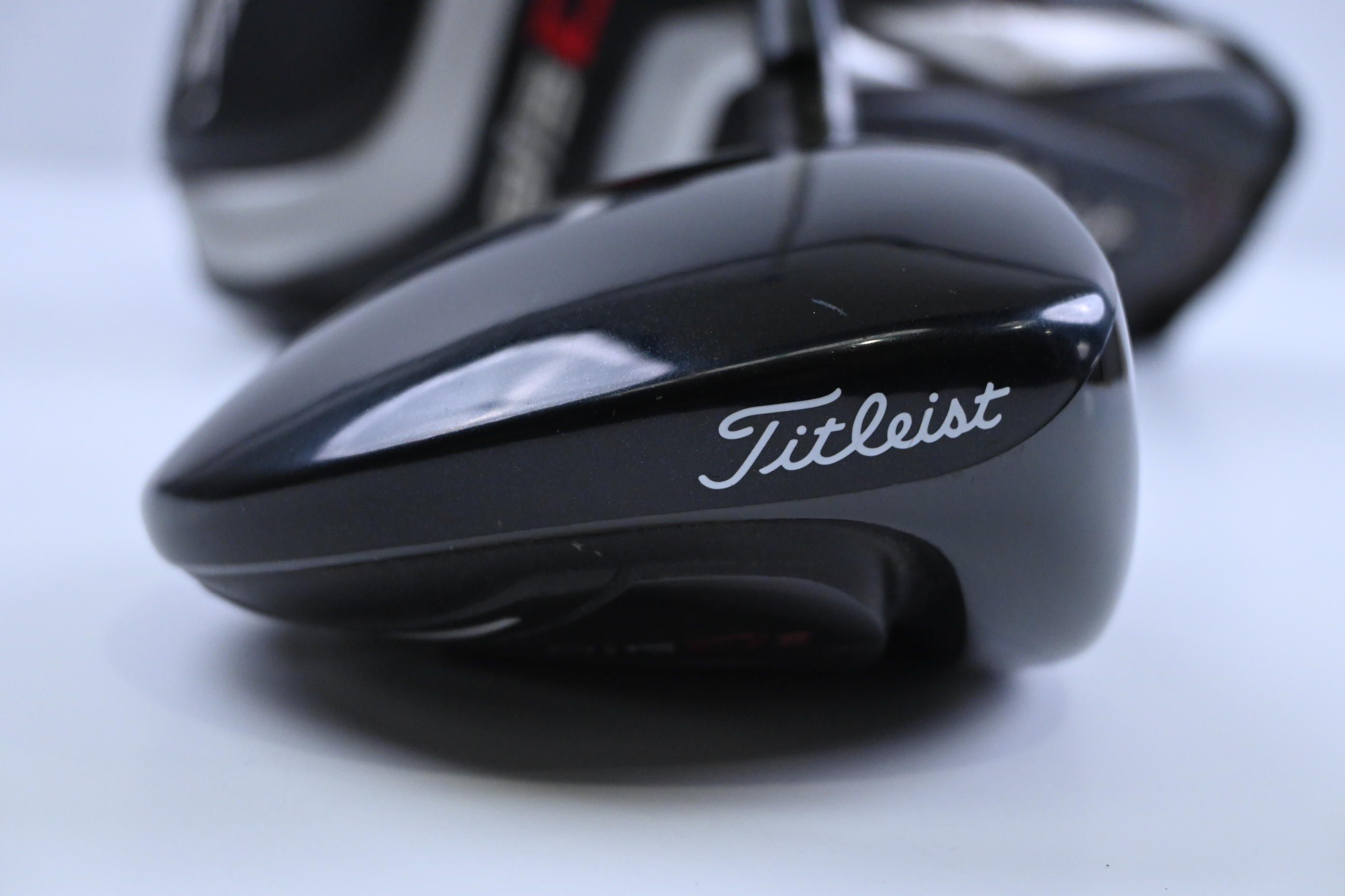 Titleist 915 D3 Driver / 9.5 Degree / Regular Flex Diamana S+ 60 Shaft