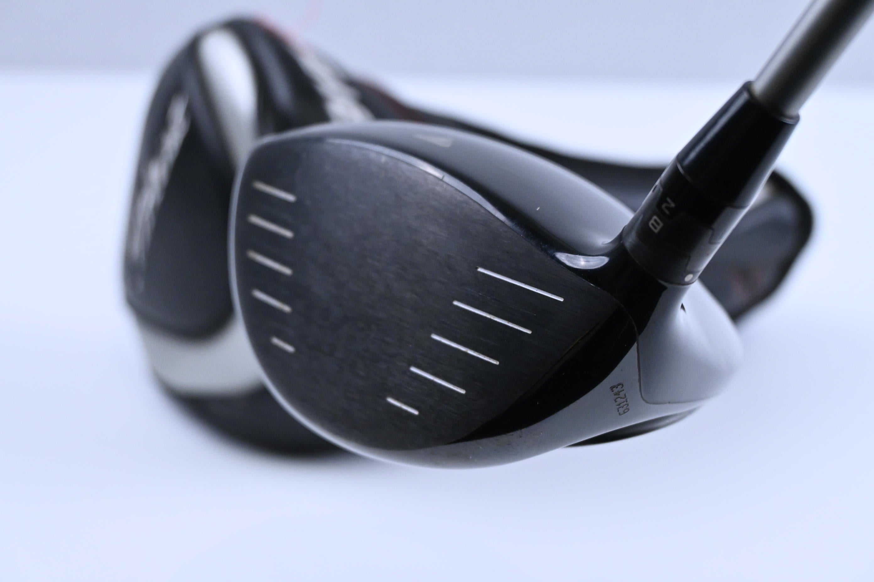 Titleist 915 D3 Driver / 9.5 Degree / Regular Flex Diamana S+ 60 Shaft