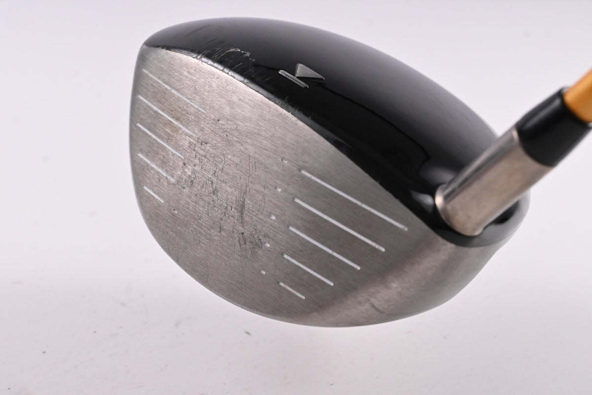 Titleist 907 D2 Driver / 9.5 Degree / Stiff Flex UST Proforce V2 Yellow 66 Shaft