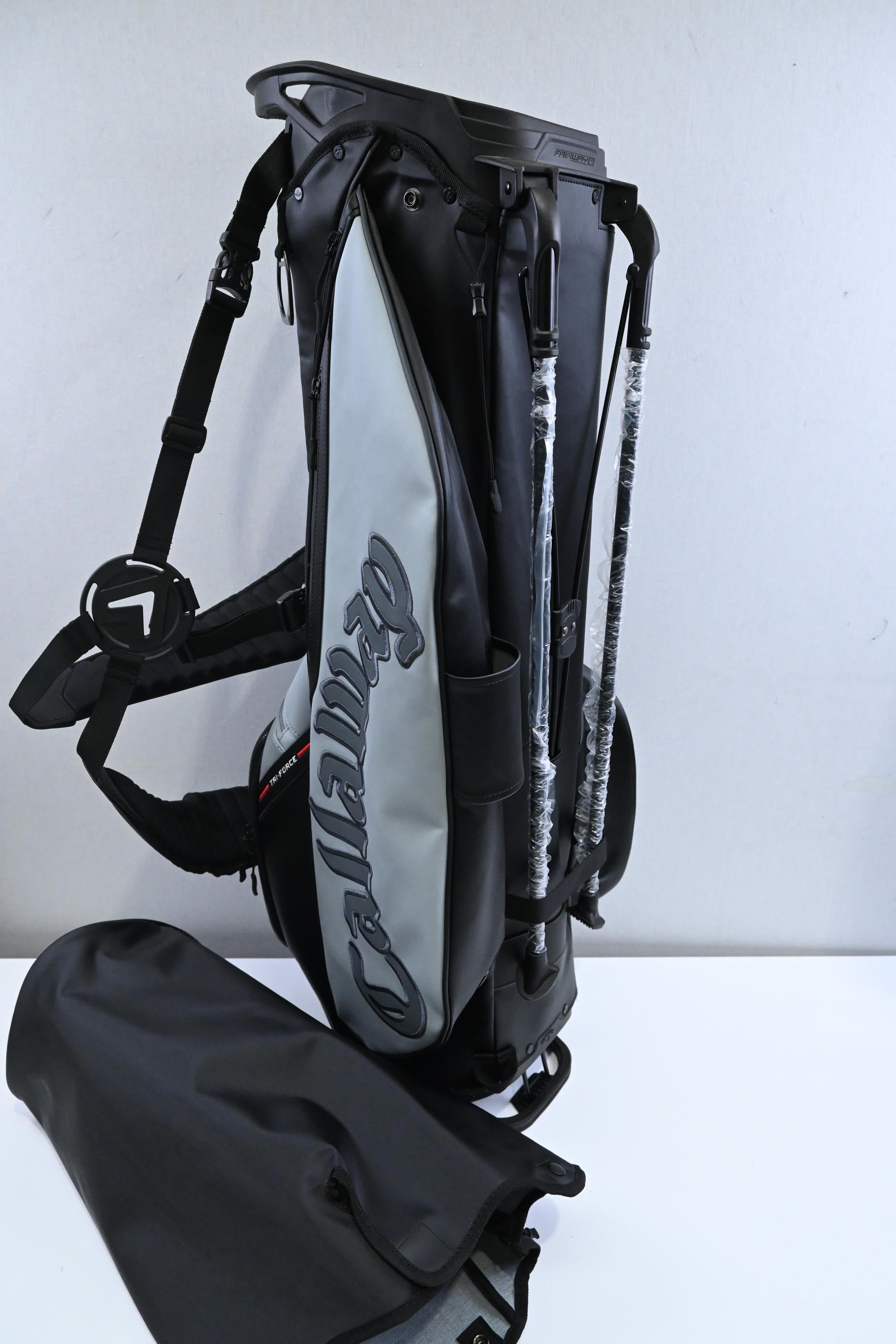 Callaway Quantum Tour Stand Bag / 4-Way Divider / Grey, Black, Red