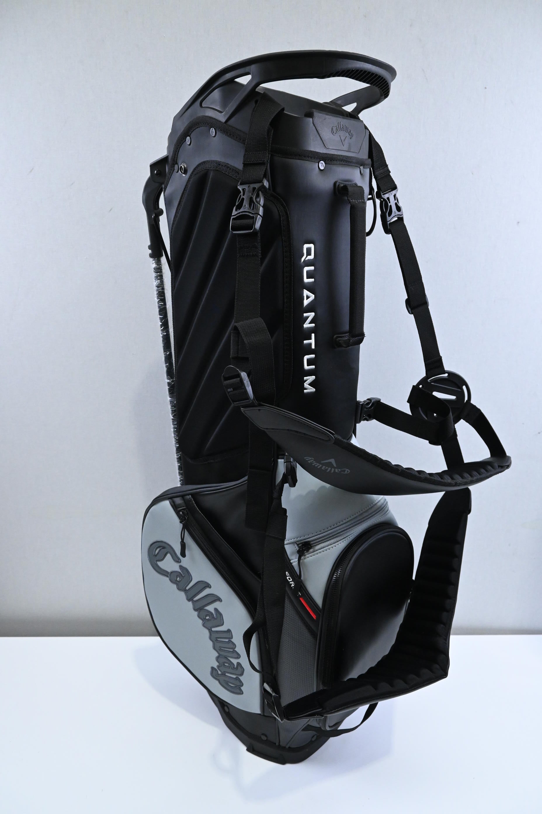 Callaway Quantum Tour Stand Bag / 4-Way Divider / Grey, Black, Red