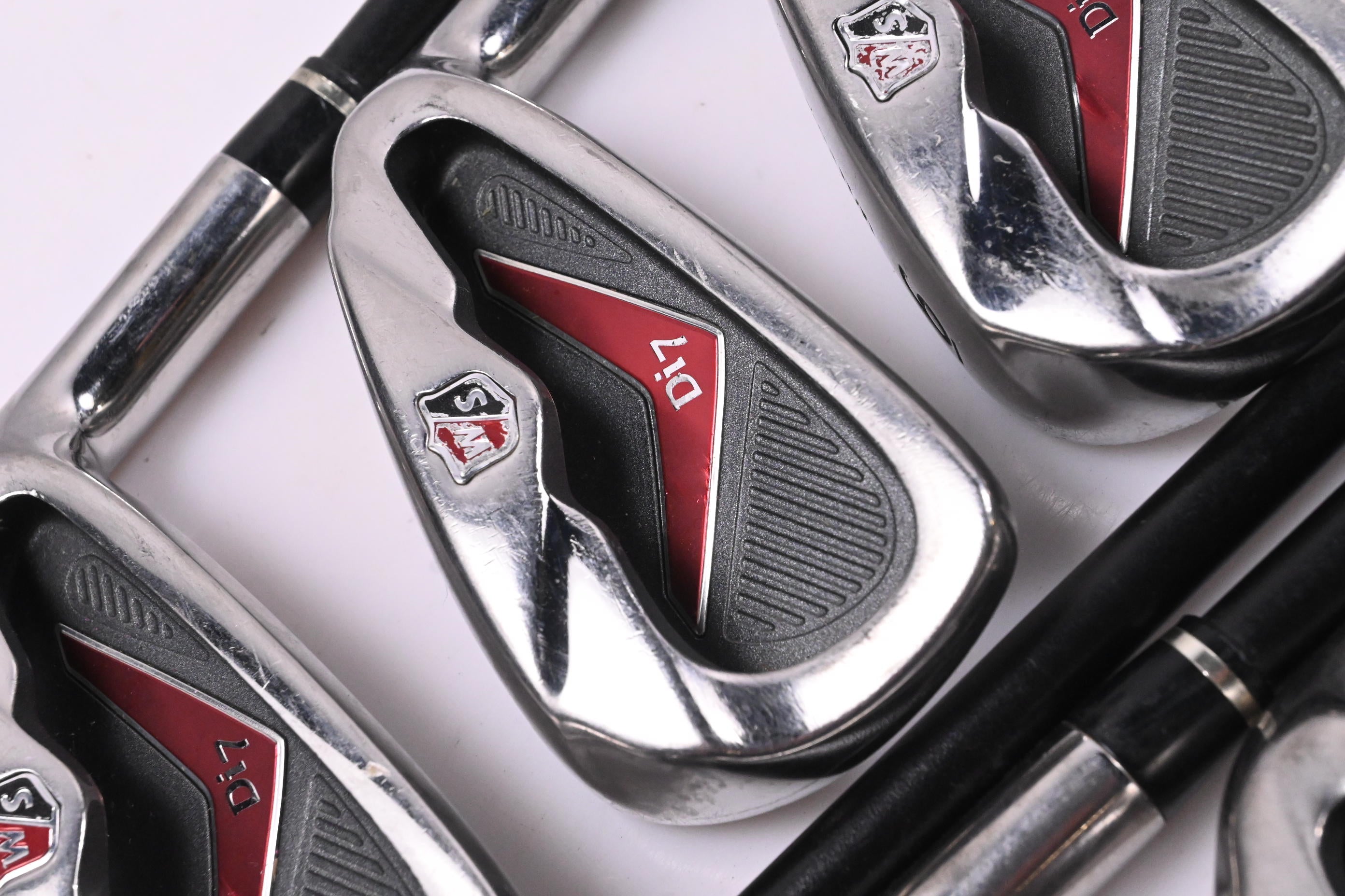Wilson Di7 Irons / 4-PW / Regular Flex UST ProForce V2 74 Shafts