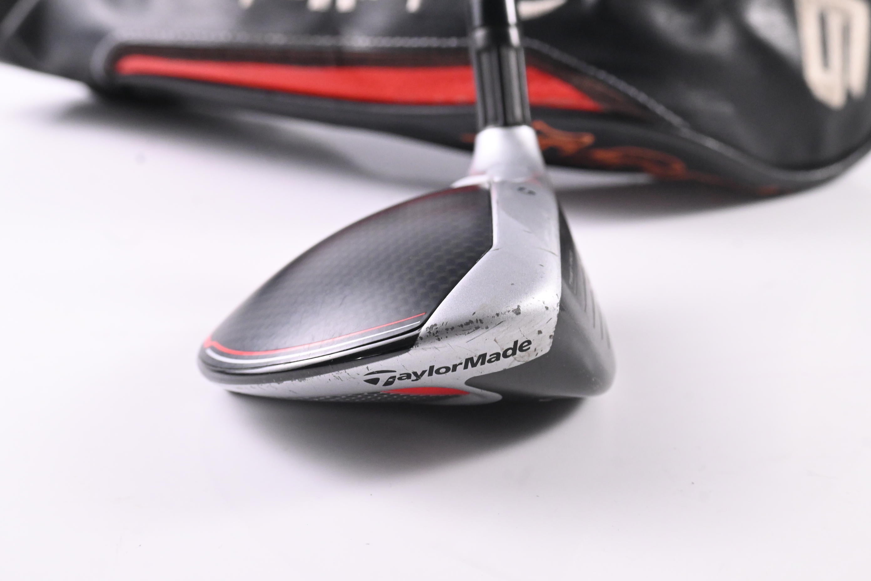 Taylormade M6 #5 Wood / 18 Degree / Regular Flex Fujikura Atmos Orange 5 Shaft