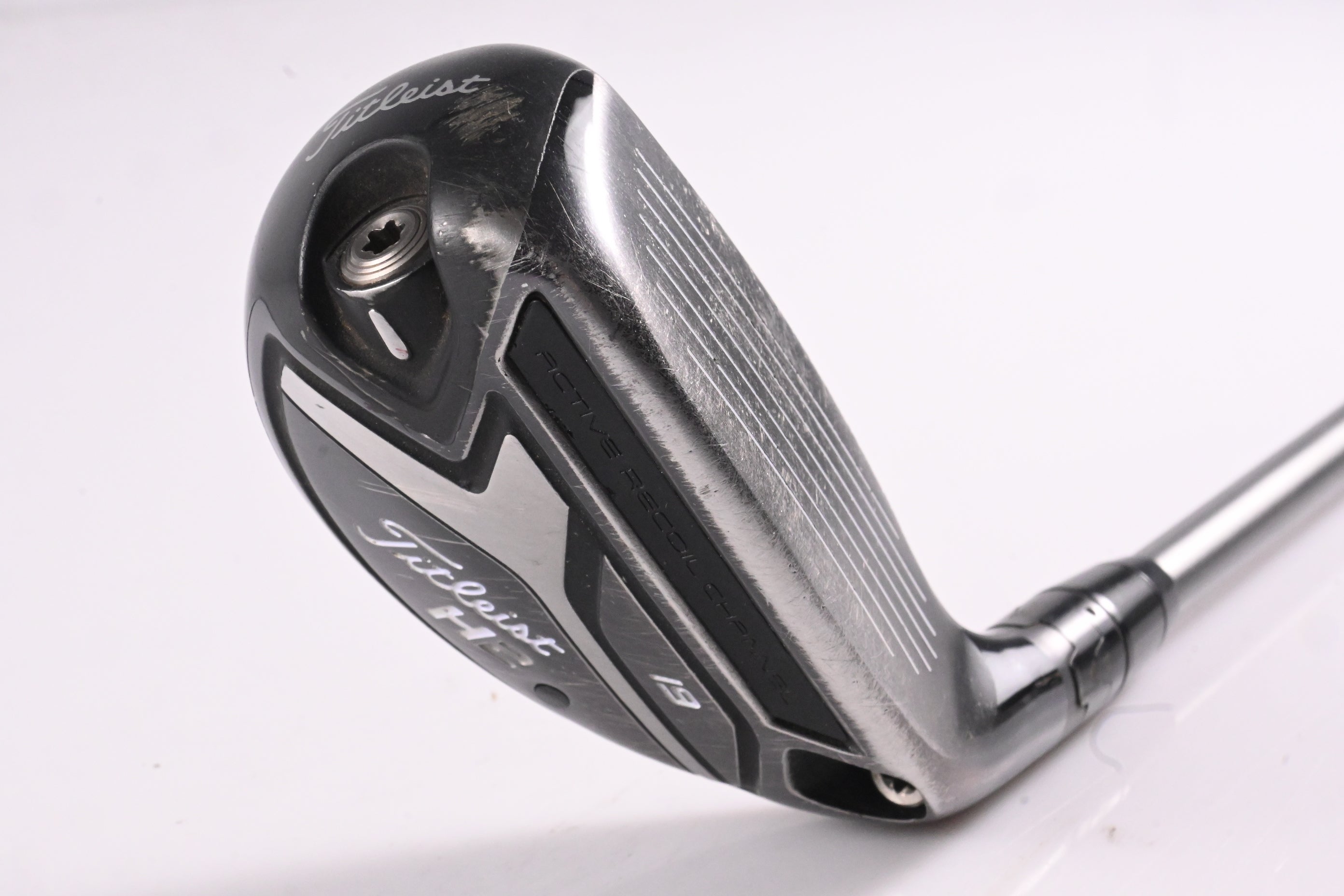 Titleist 818 H2 #3 Hybrid / 19 Degree / Stiff Flex Aldila Rogue M-AX 85 Shaft