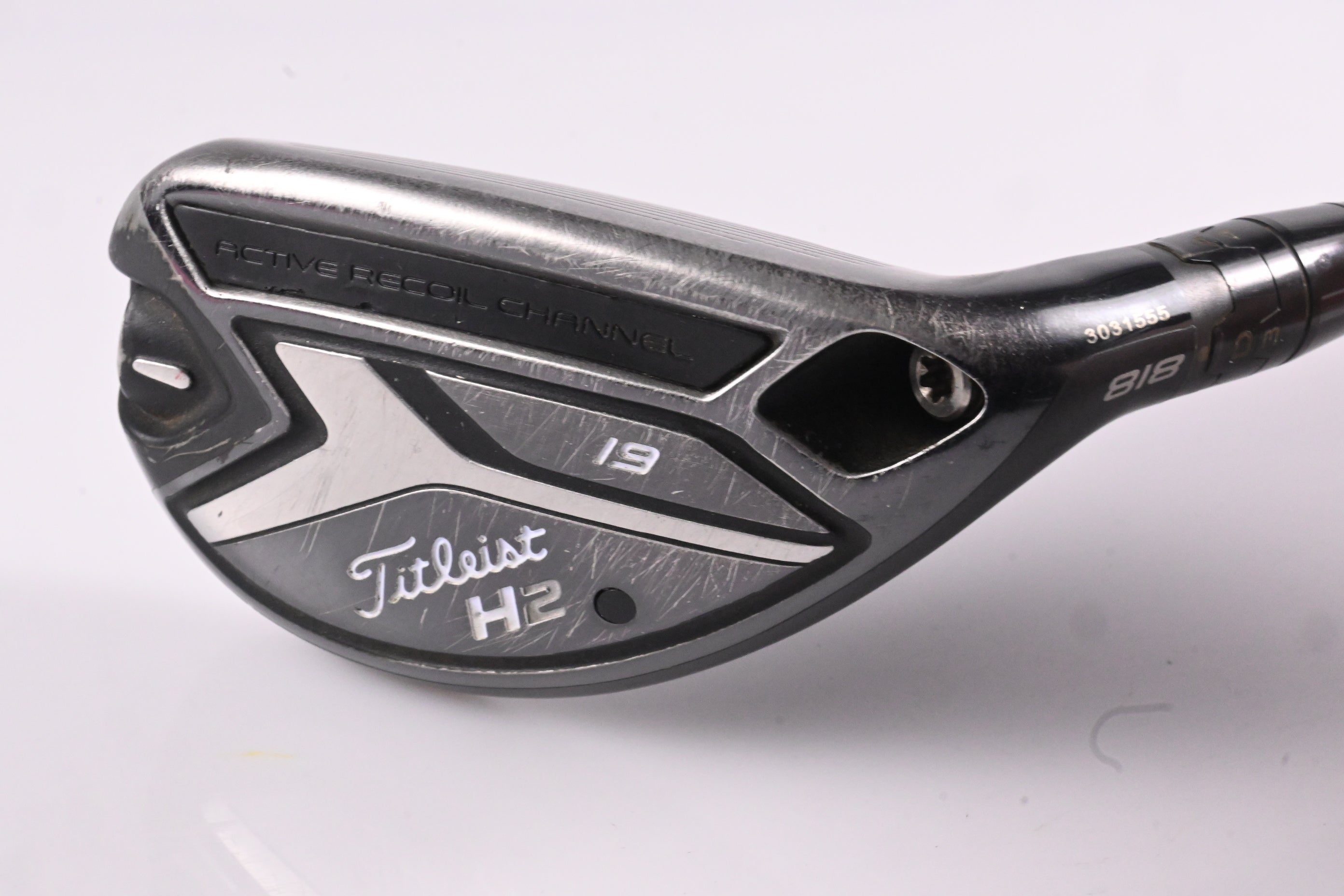 Titleist 818 H2 #3 Hybrid / 19 Degree / Stiff Flex Aldila Rogue M-AX 85 Shaft