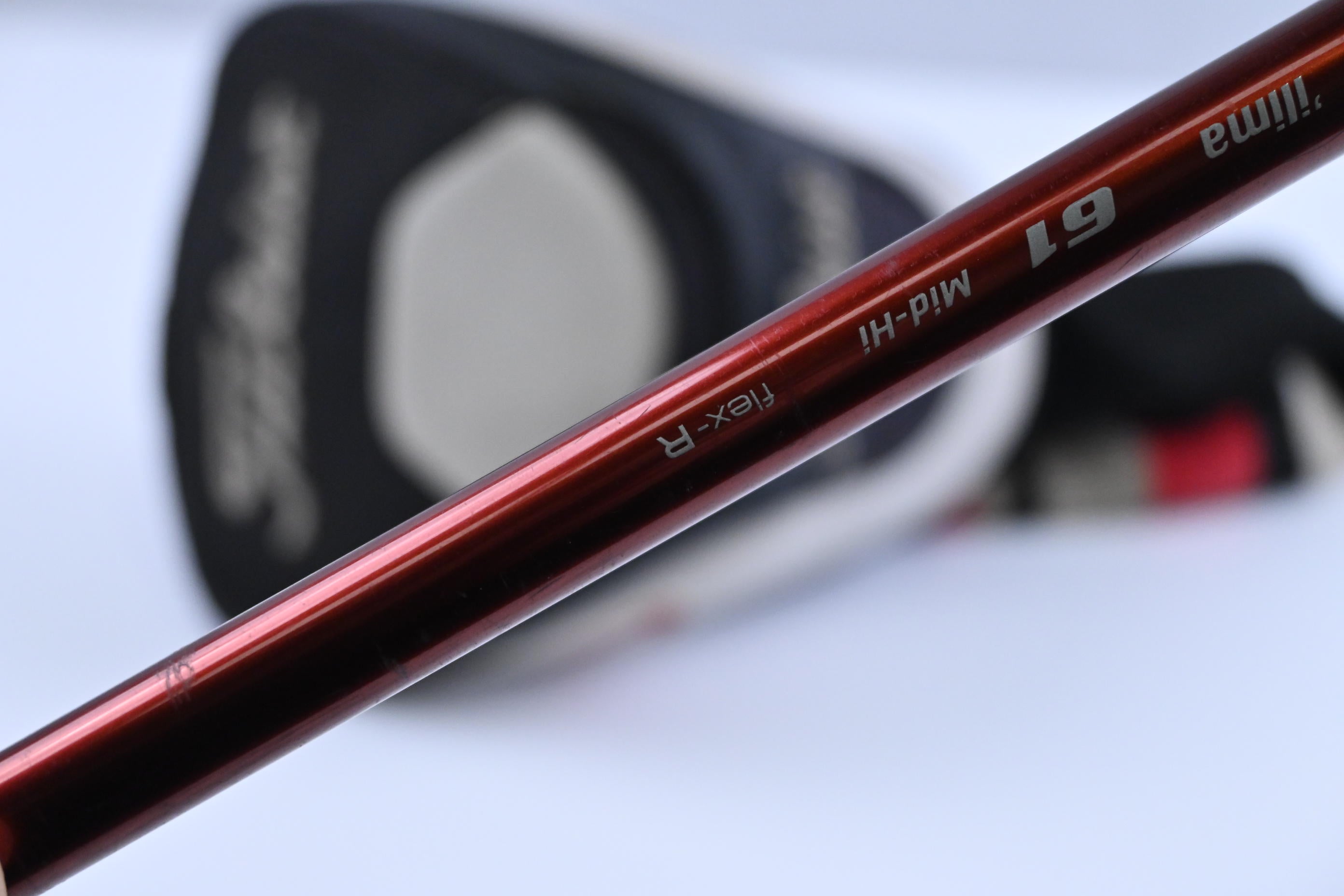 Titleist 910 D2 Driver / 10.5 Degree / Regular Flex Diamana Ilima 61 Shaft