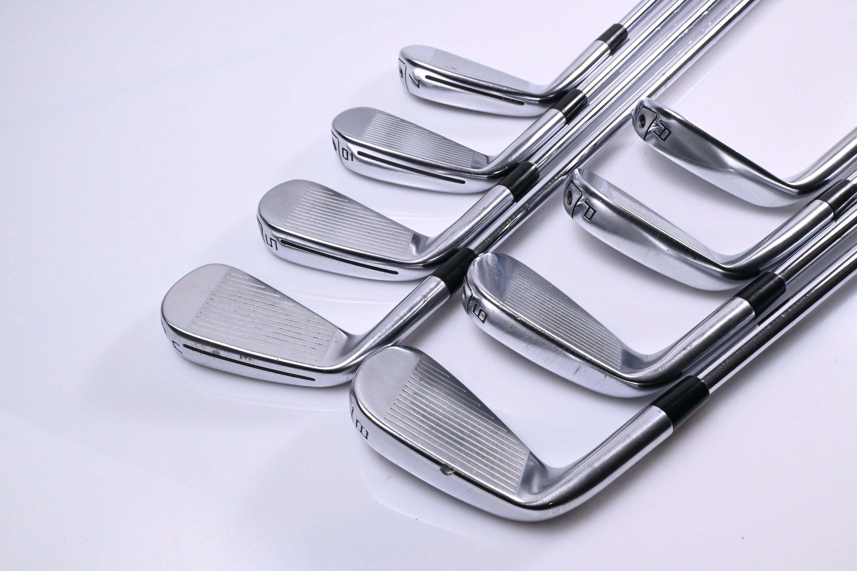 Taylormade P790 2019 Irons / 4-PW+AW / X-Flex KBS Tour 130 Shafts