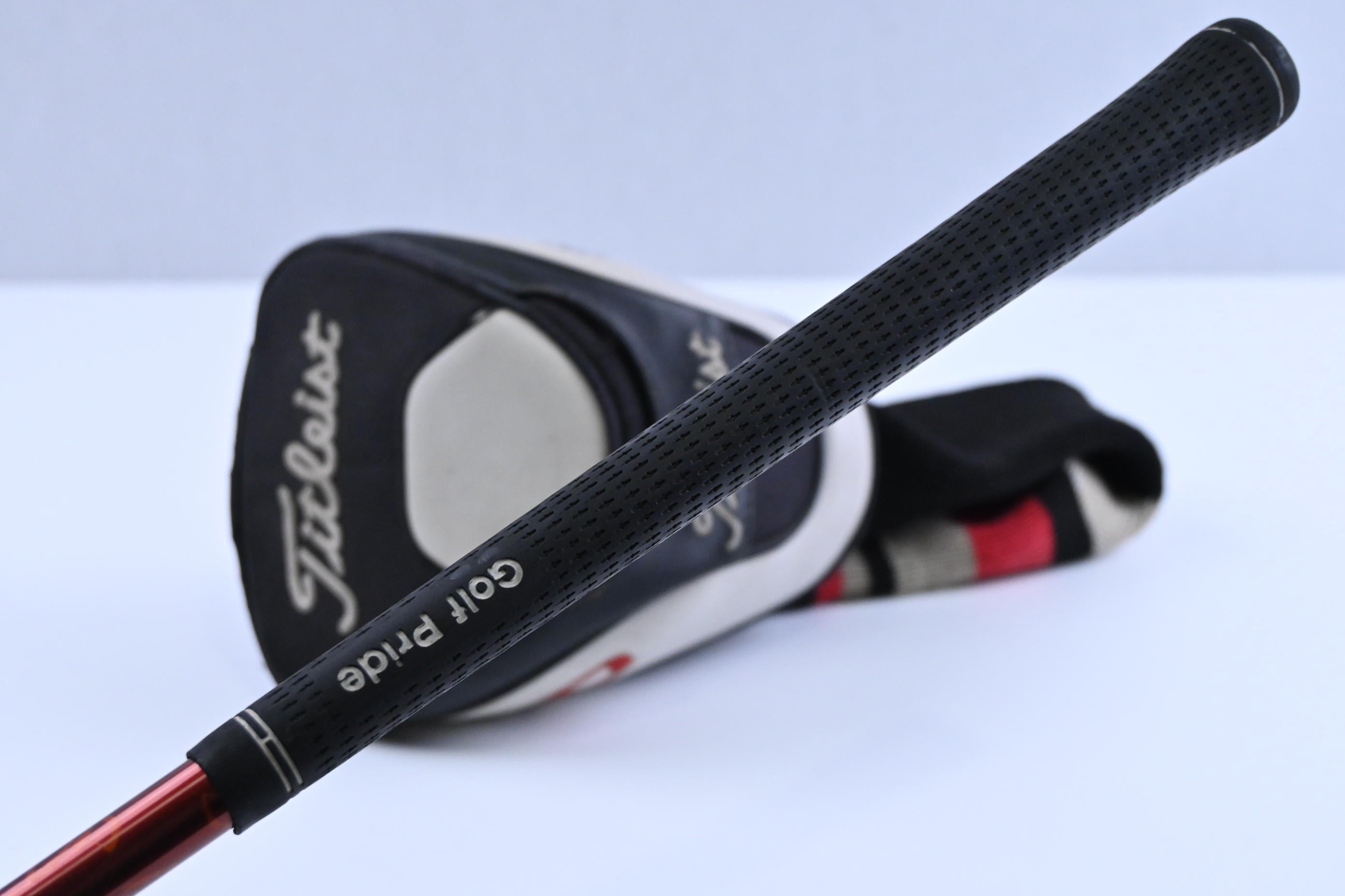 Titleist 910 D2 Driver / 10.5 Degree / Regular Flex Diamana Ilima 61 Shaft