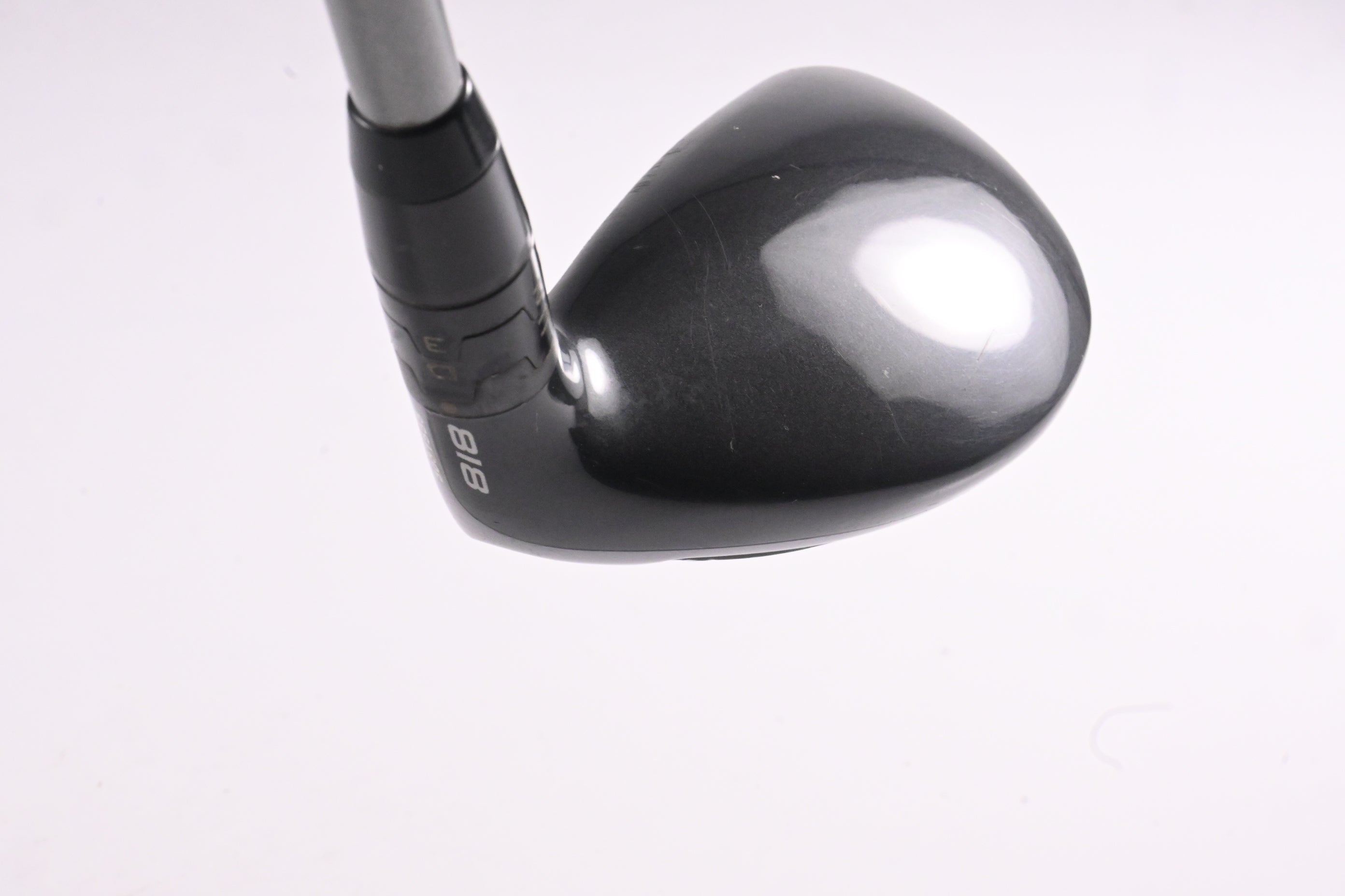 Titleist 818 H2 #3 Hybrid / 19 Degree / Stiff Flex Aldila Rogue M-AX 85 Shaft