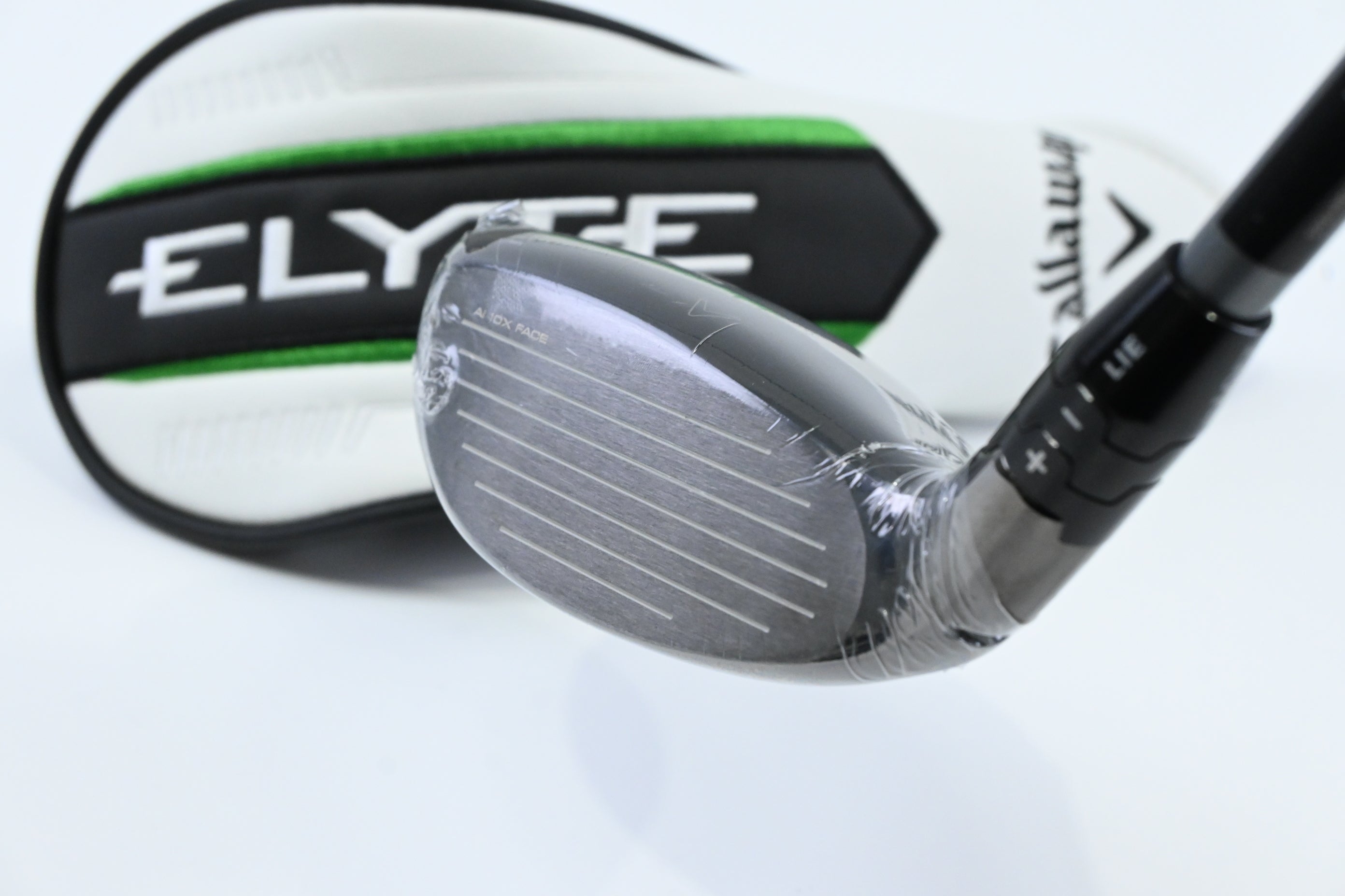 Callaway Elyte X #4 Hybrid / 21 Degree / Regular Flex Denali Charcoal 60 Shaft