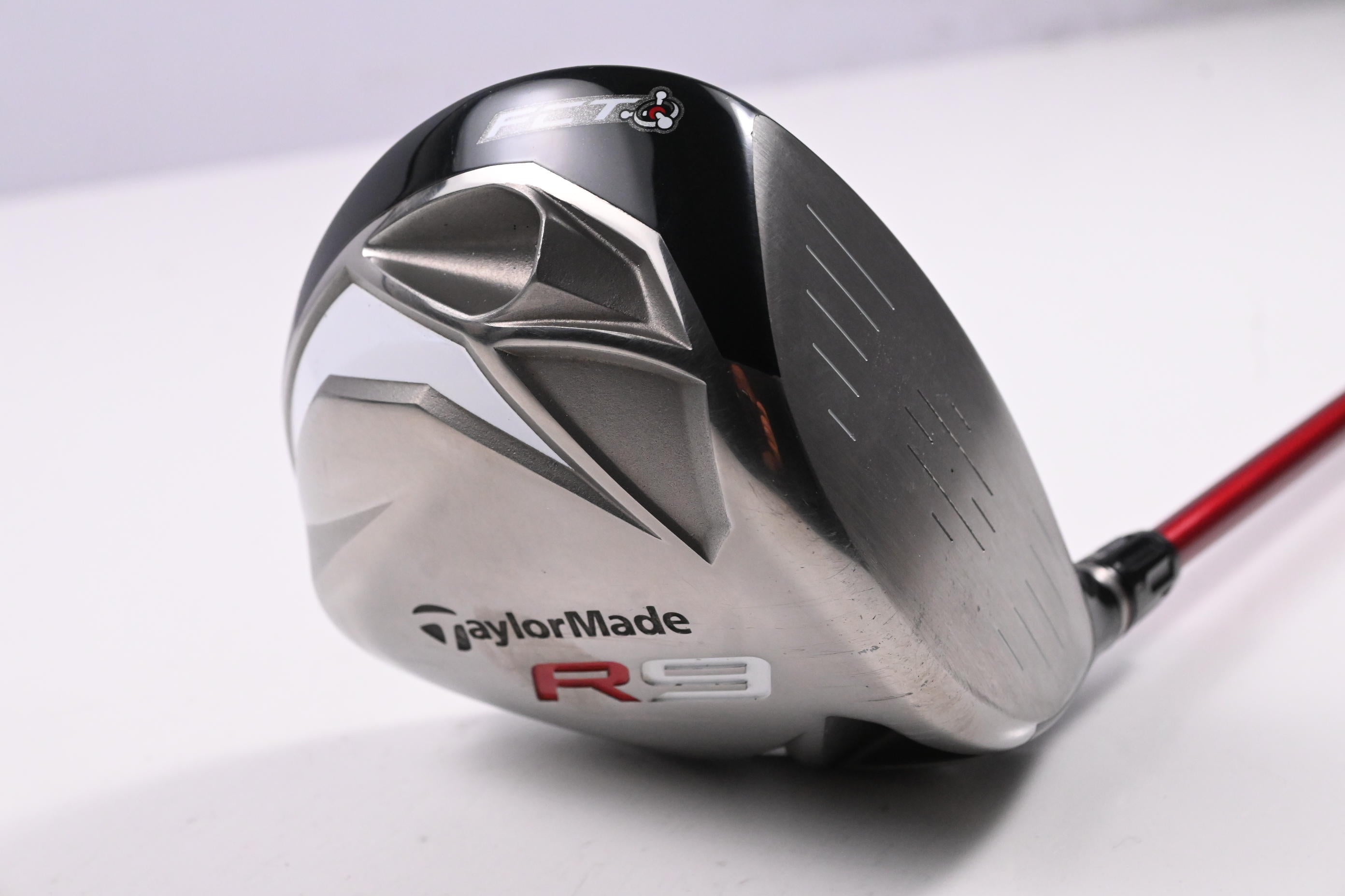 Taylormade R9 Driver / 9.5 Degree / Regular Flex Aldila Voodoo SNV6 Shaft